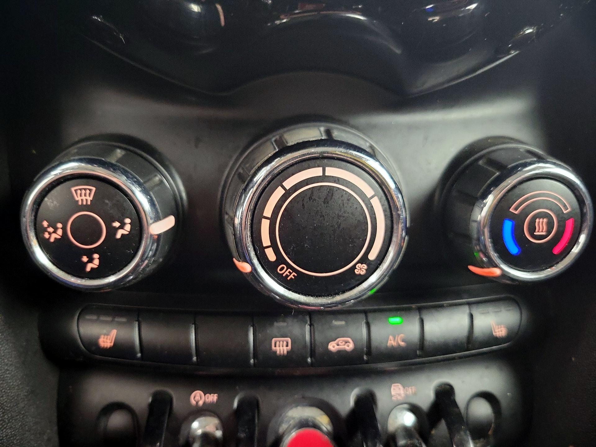 Thumbnail: 2019 MINI Cooper Hardtop - 16