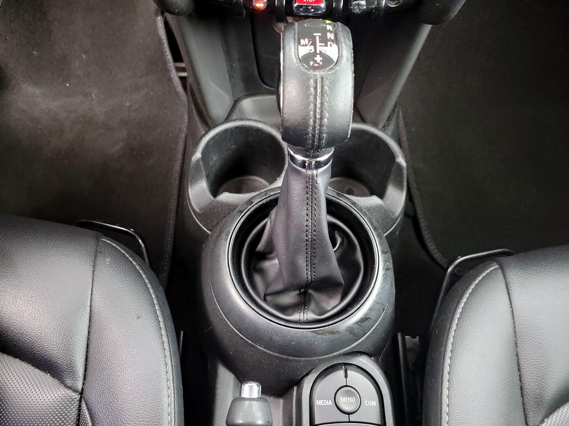 Thumbnail: 2019 MINI Cooper Hardtop - 17