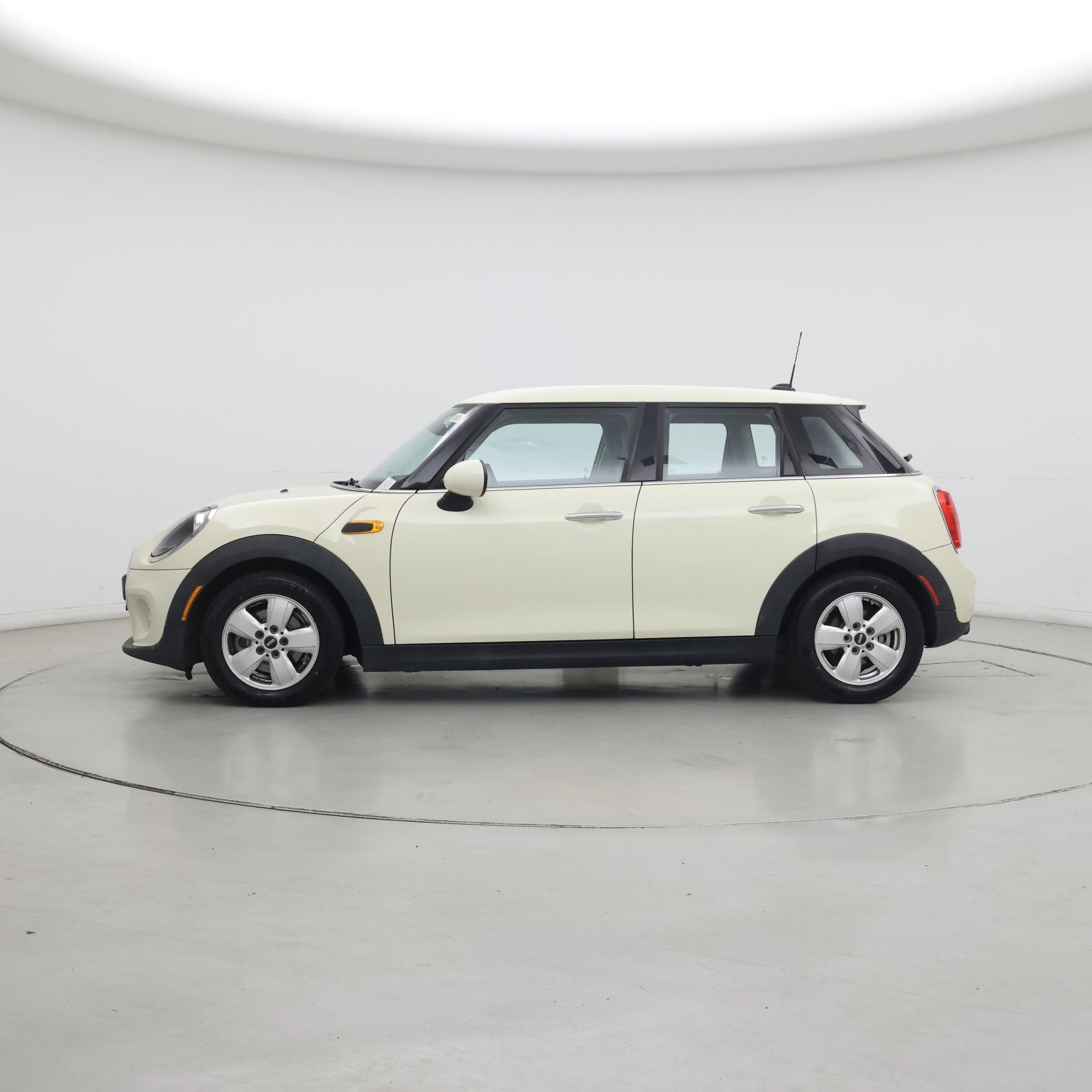 Thumbnail: 2019 MINI Cooper Hardtop - 3