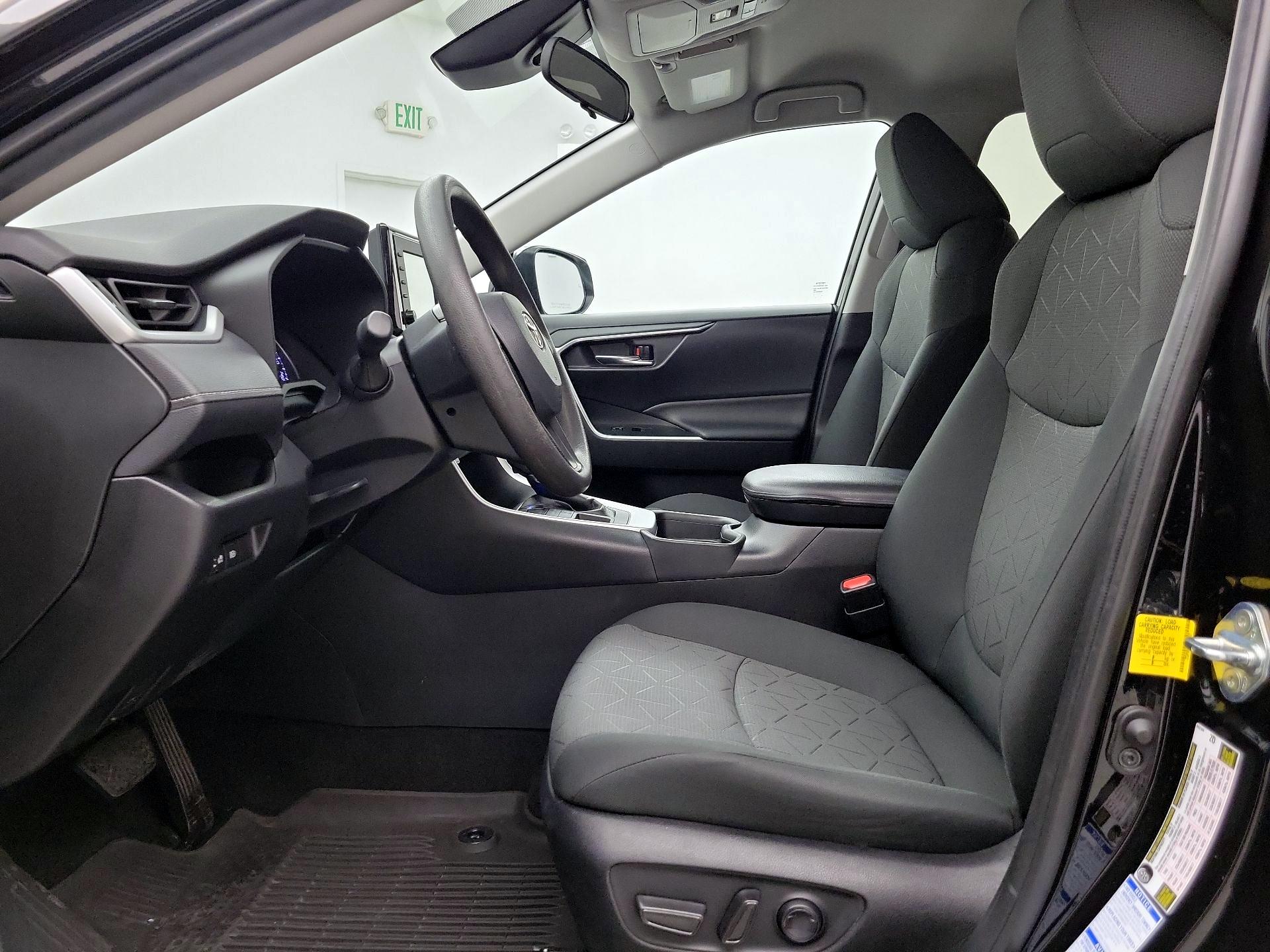 Thumbnail: 2021 Toyota RAV4 - 11