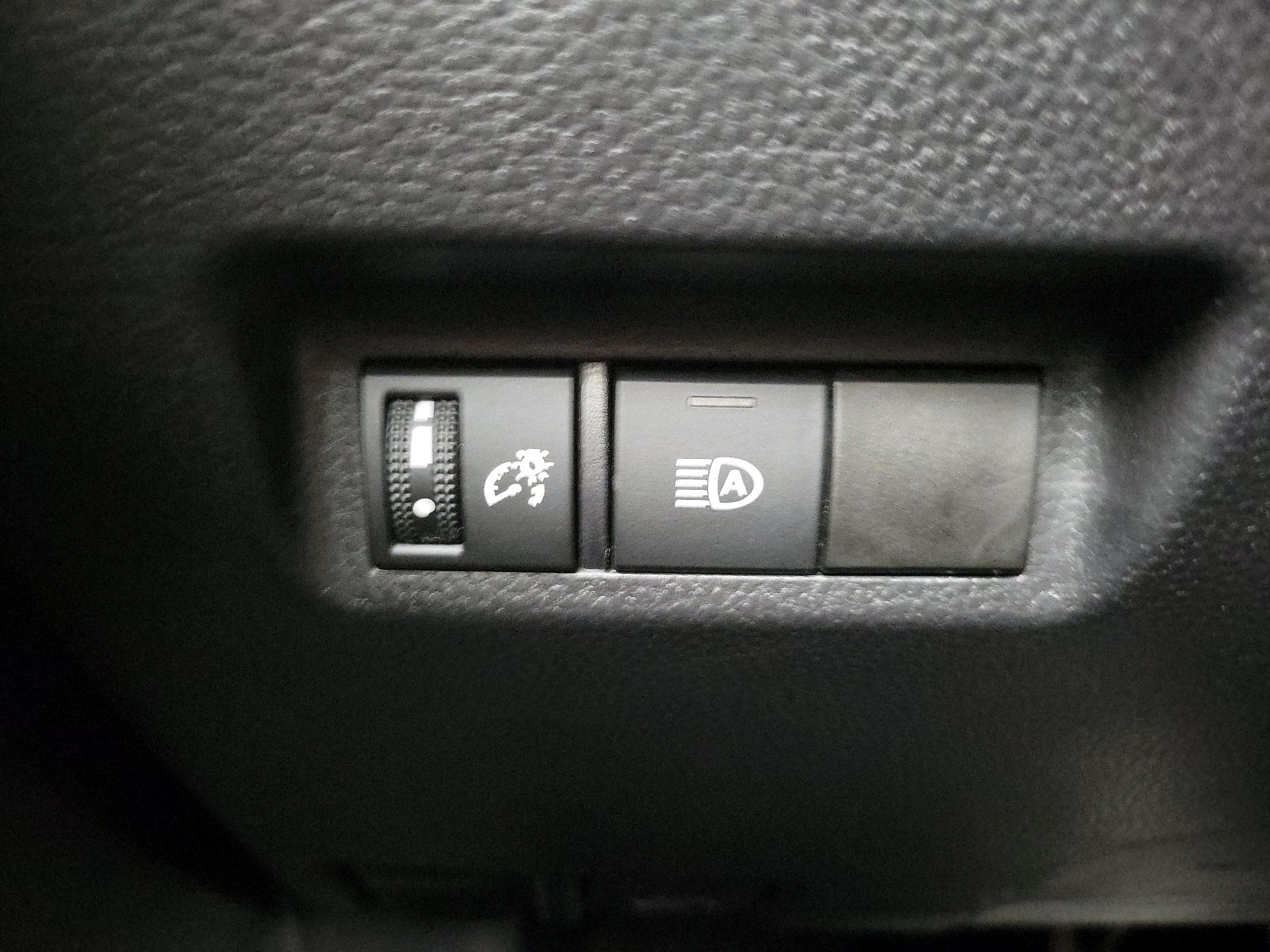 Thumbnail: 2021 Toyota RAV4 - 13