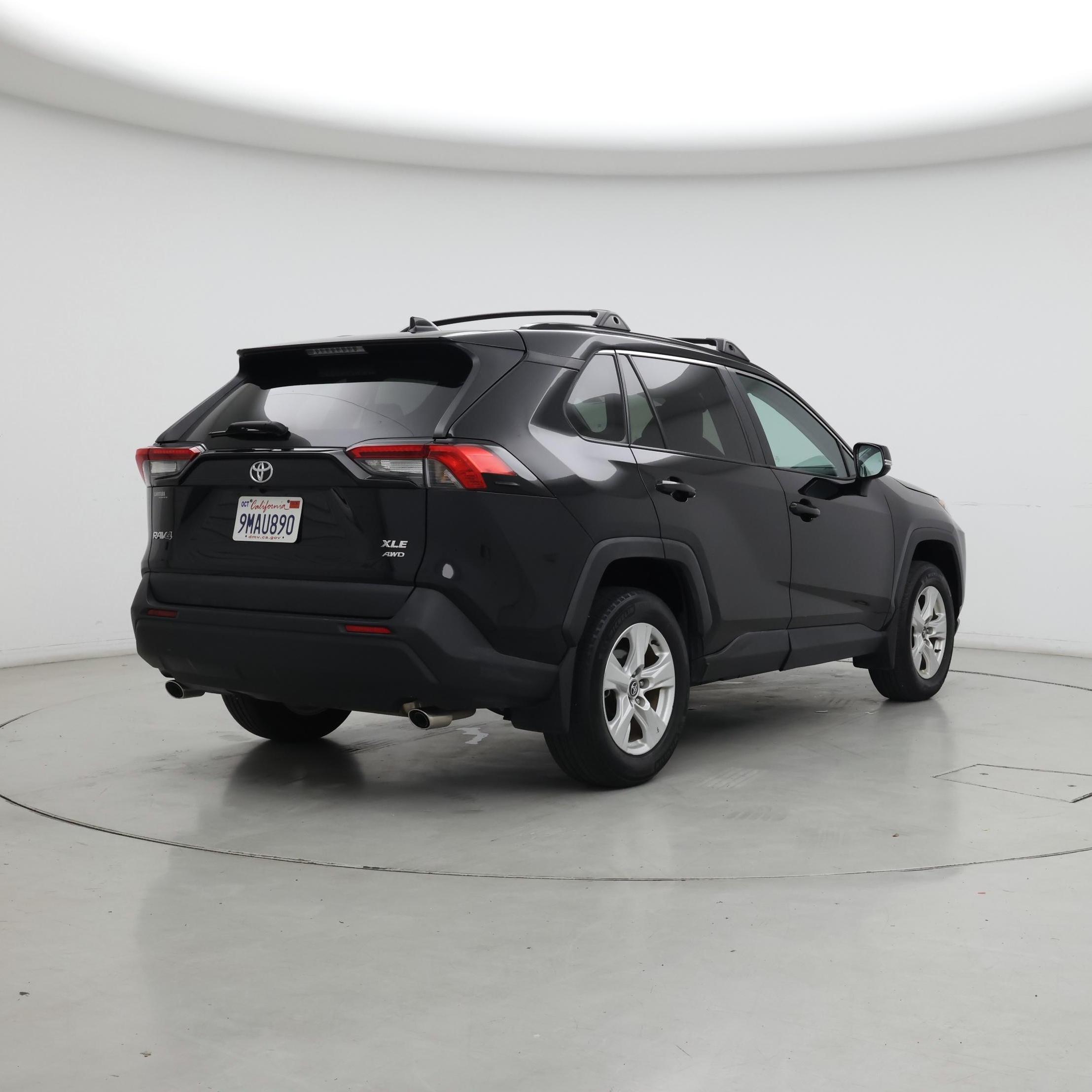 Thumbnail: 2021 Toyota RAV4 - 8