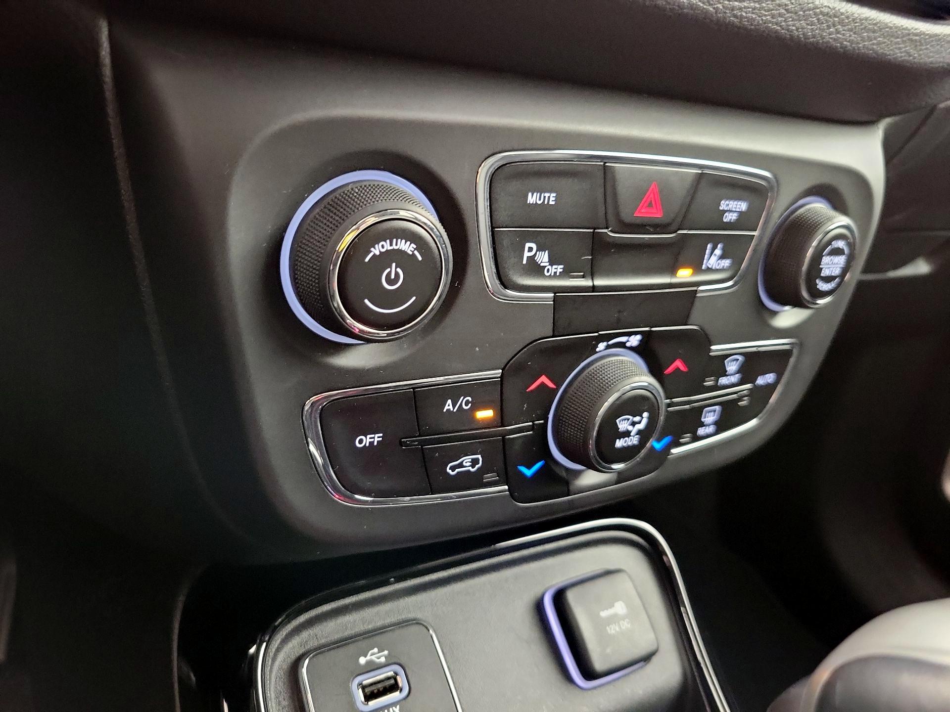 Thumbnail: 2018 Jeep Compass - 16