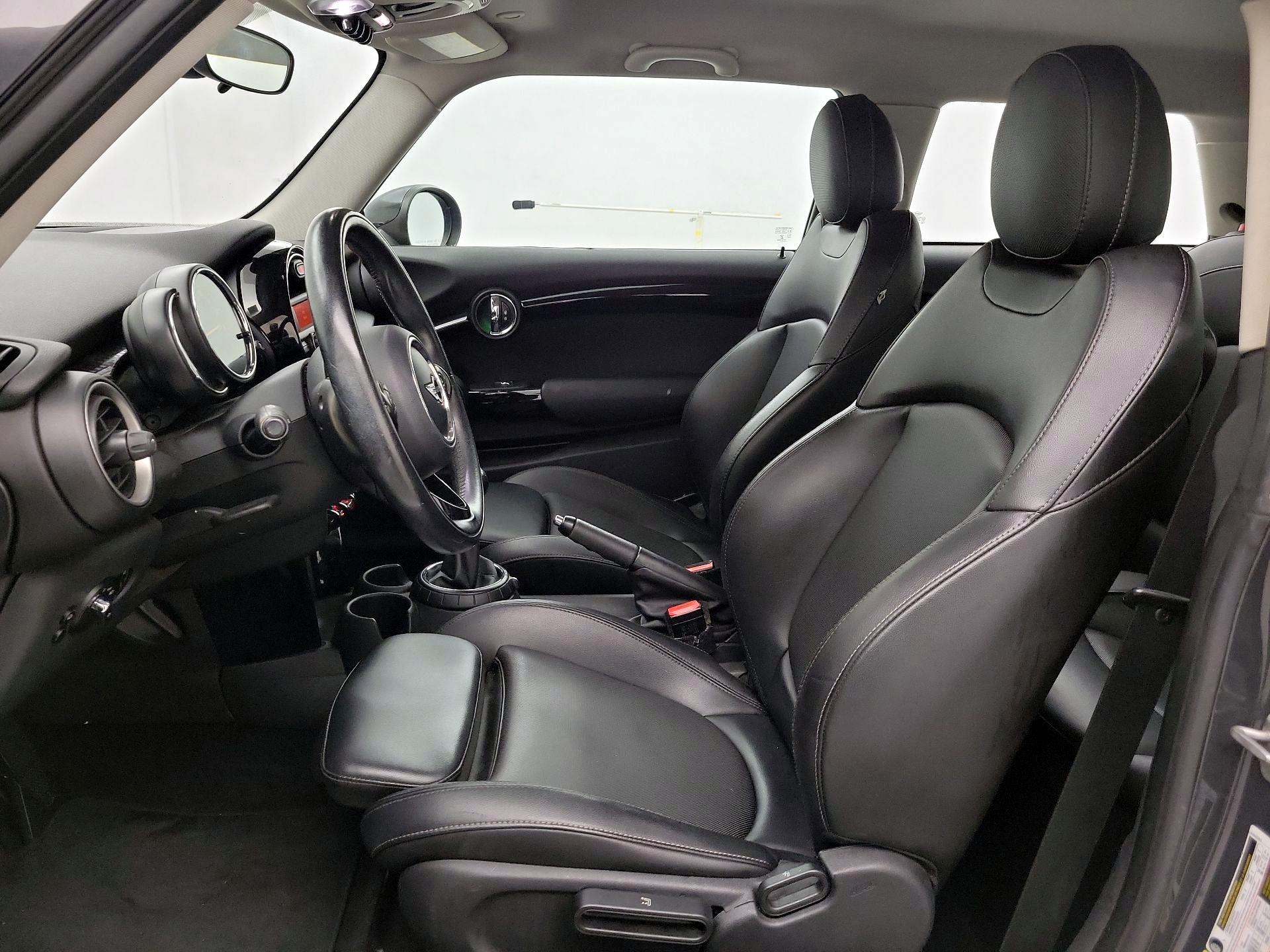 Thumbnail: 2015 MINI Cooper Hardtop - 11