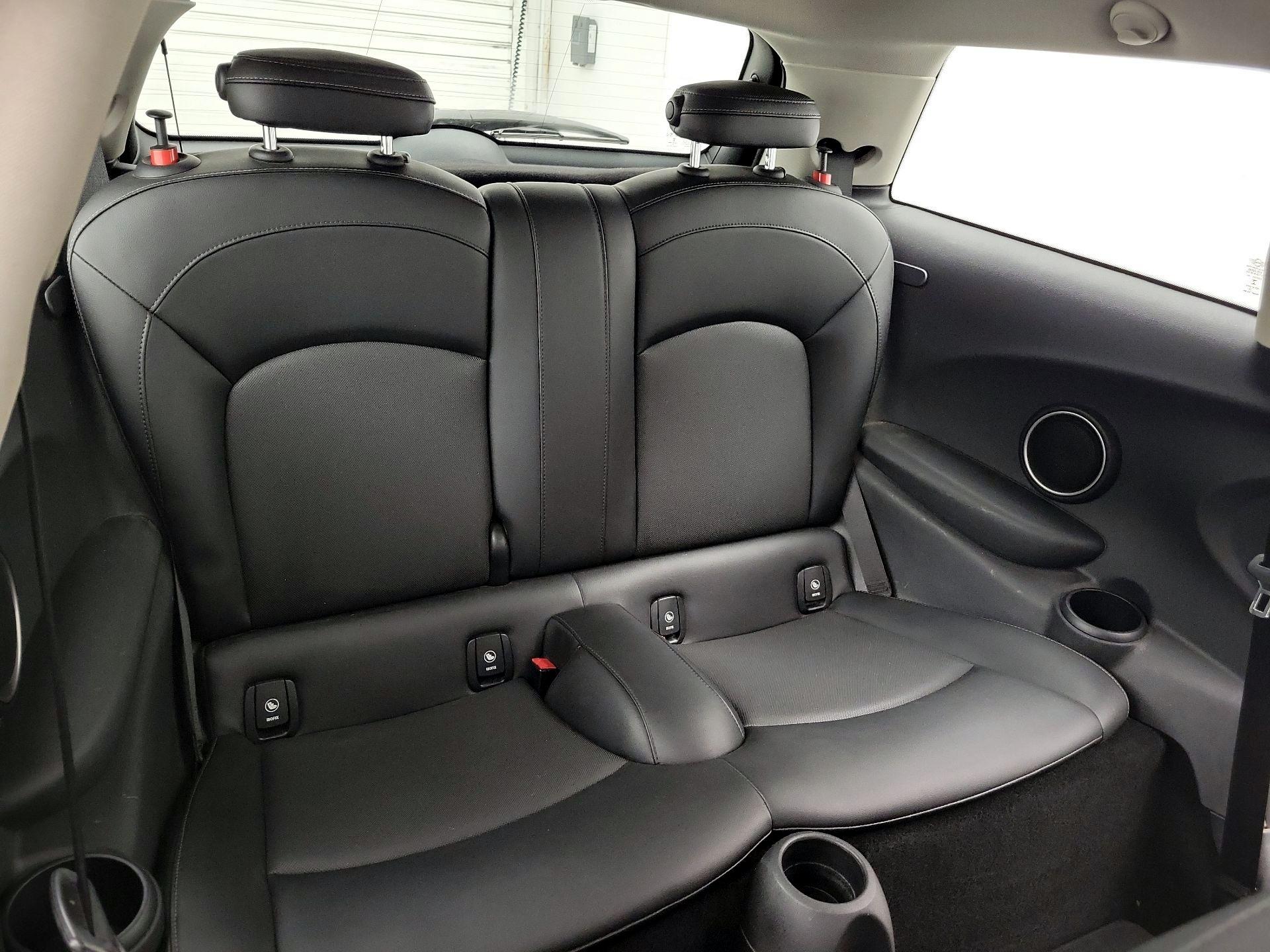 Thumbnail: 2015 MINI Cooper Hardtop - 18