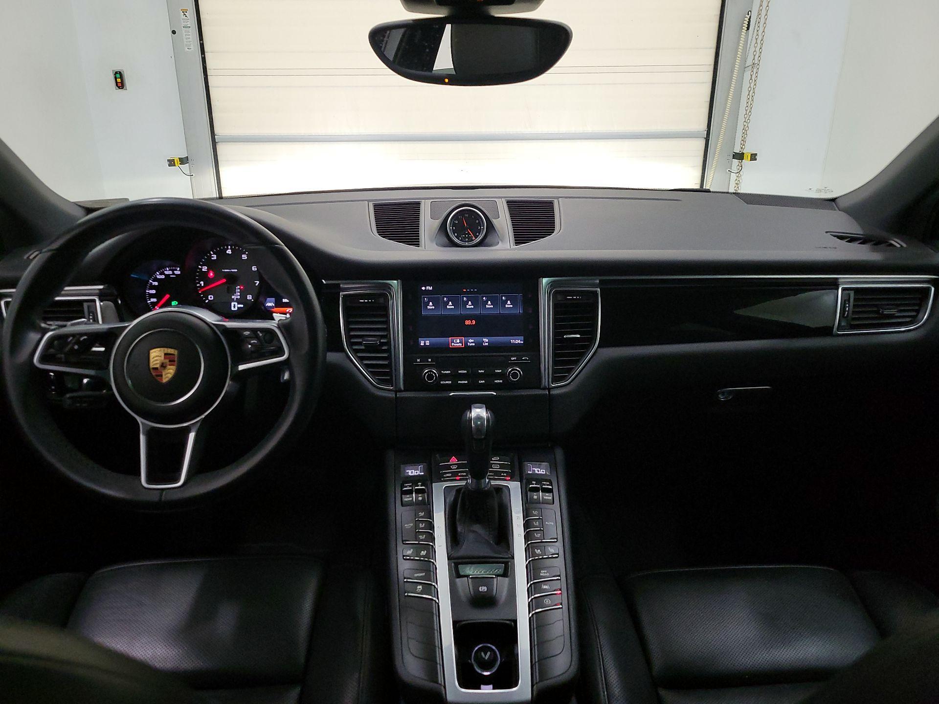 Thumbnail: 2018 Porsche Macan - 9