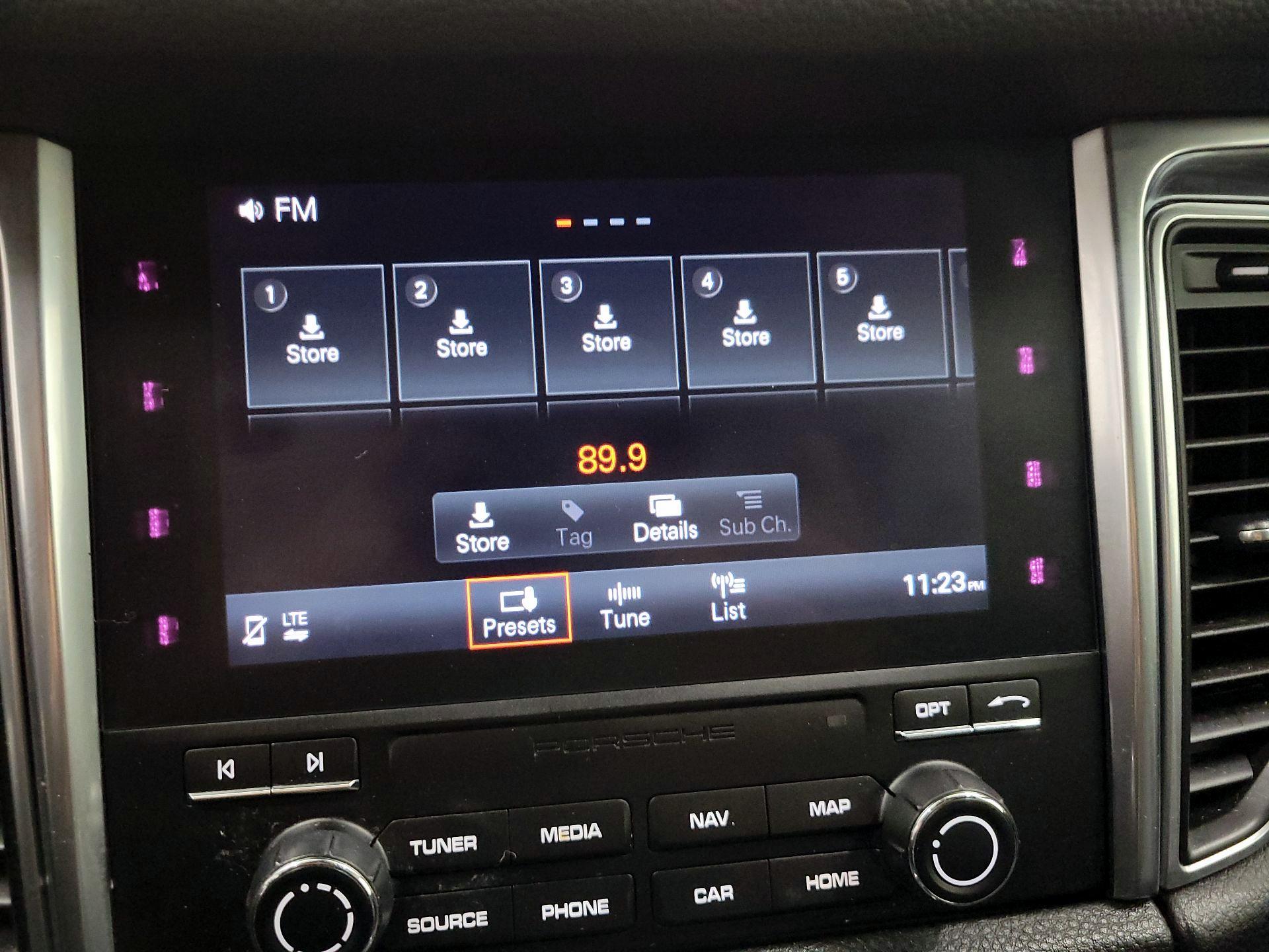 Thumbnail: 2018 Porsche Macan - 15