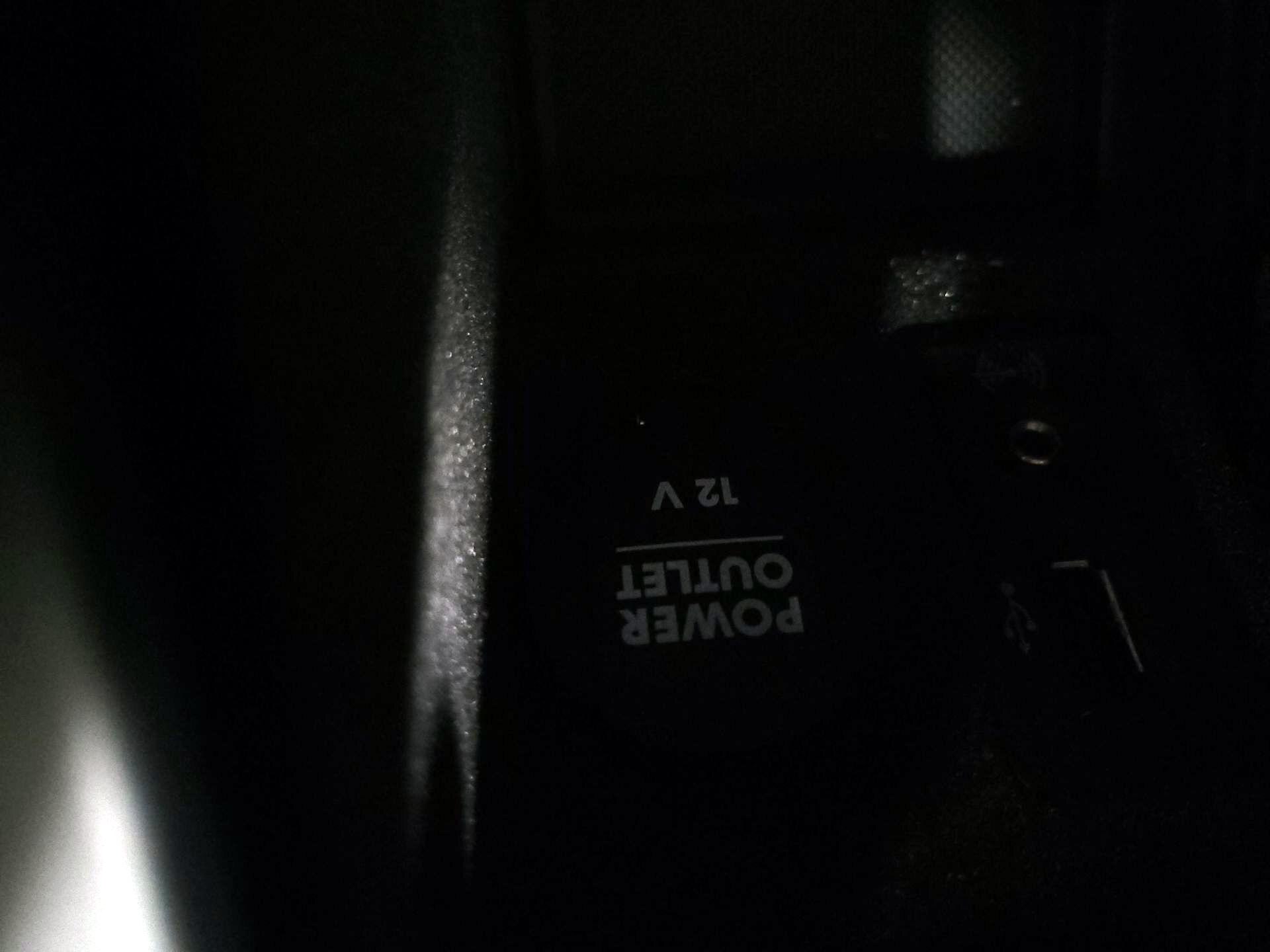 Thumbnail: 2018 Porsche Macan - 18