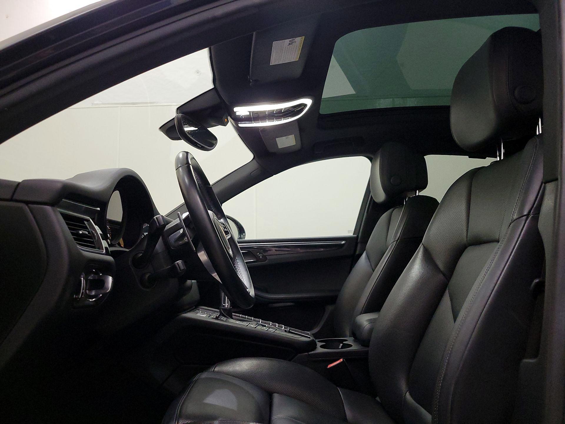 Thumbnail: 2018 Porsche Macan - 19