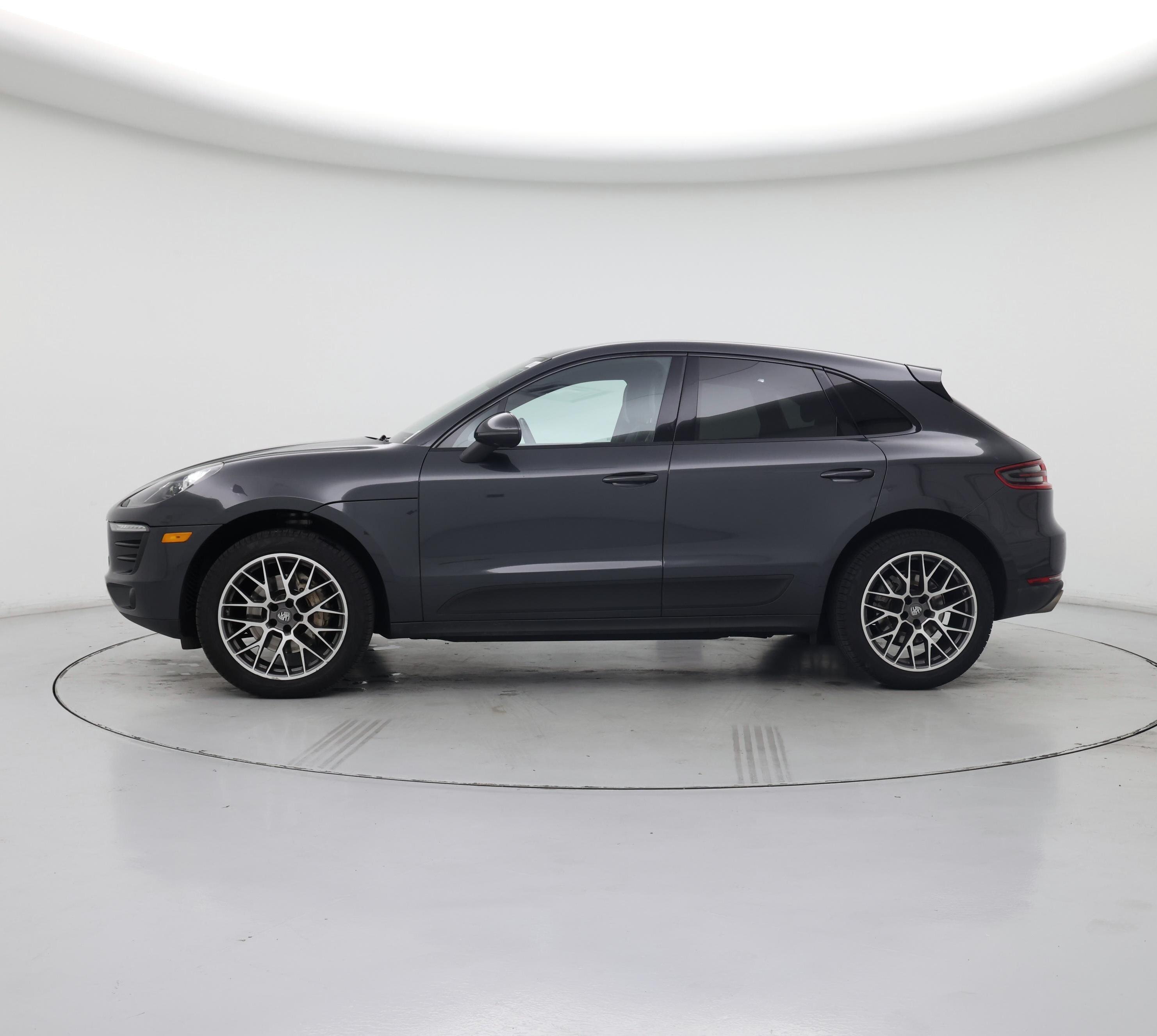 Thumbnail: 2018 Porsche Macan - 3
