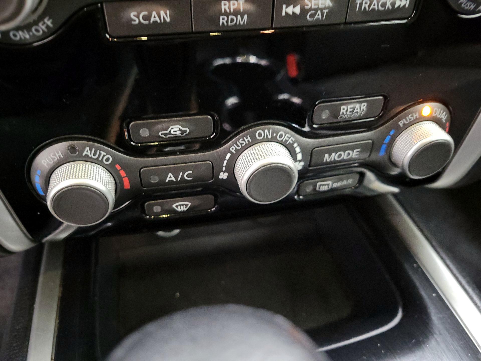 Thumbnail: 2017 Nissan Pathfinder - 16