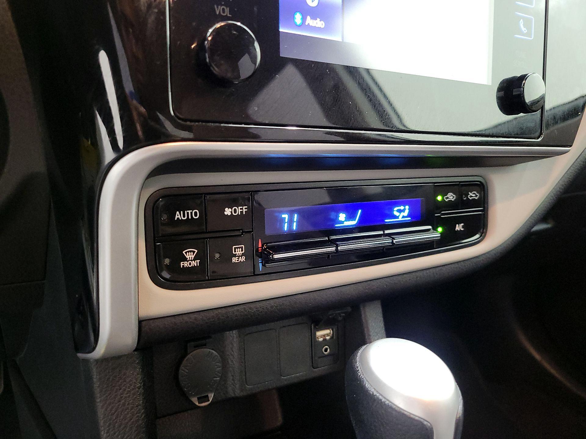 Thumbnail: 2018 Toyota Corolla - 16