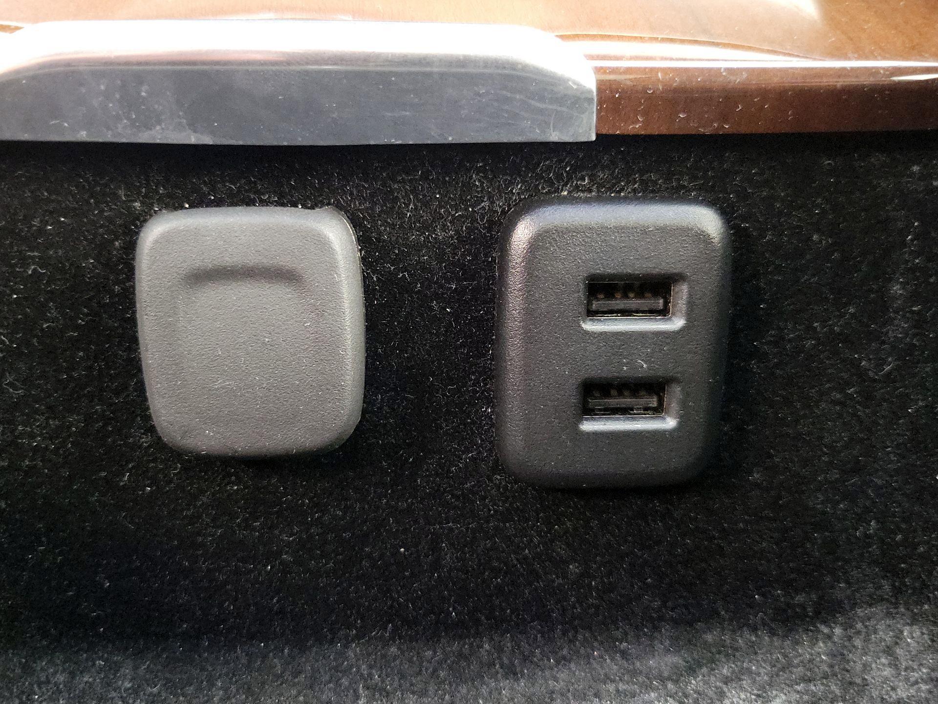 Thumbnail: 2020 Cadillac Escalade - 19