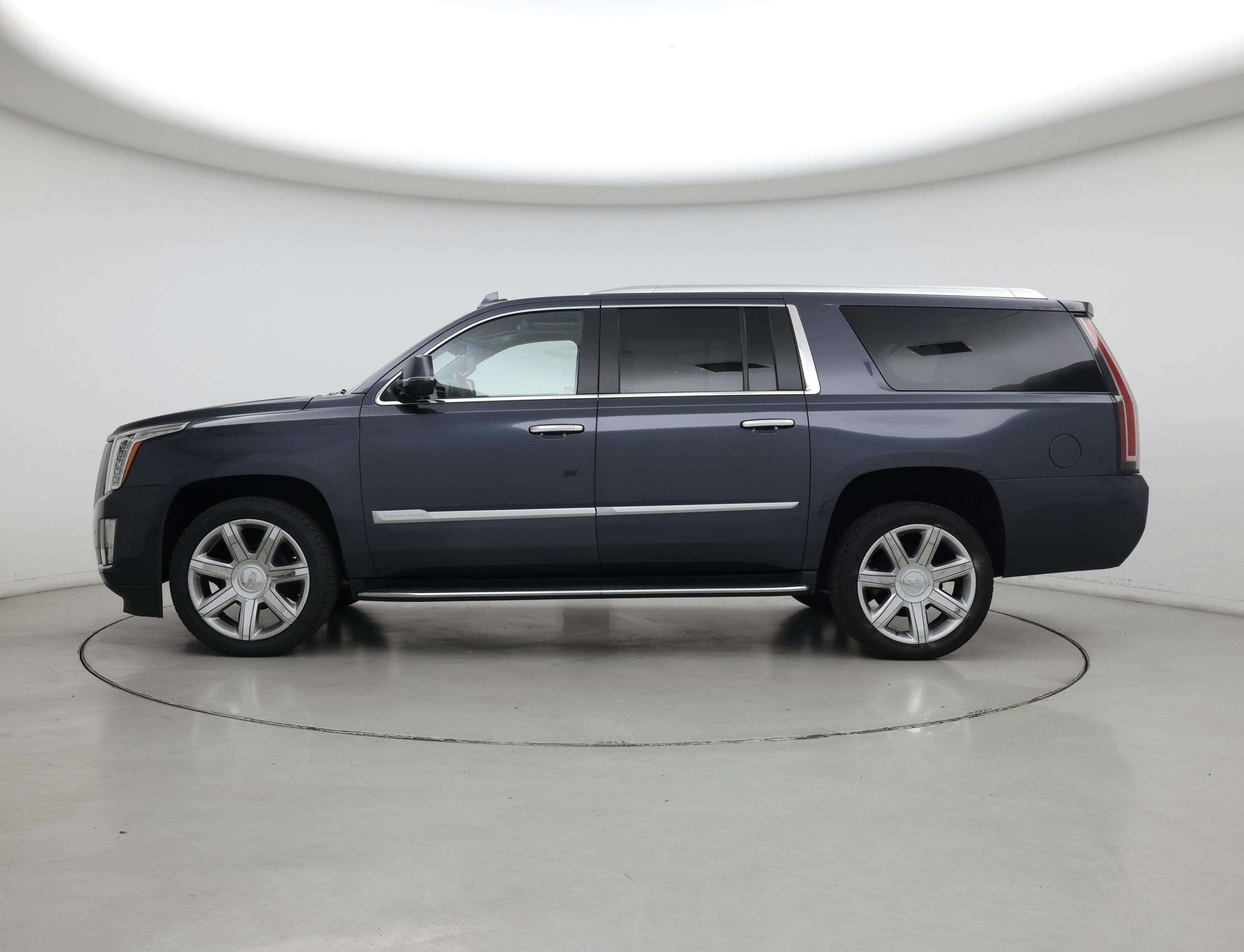 Thumbnail: 2020 Cadillac Escalade - 3