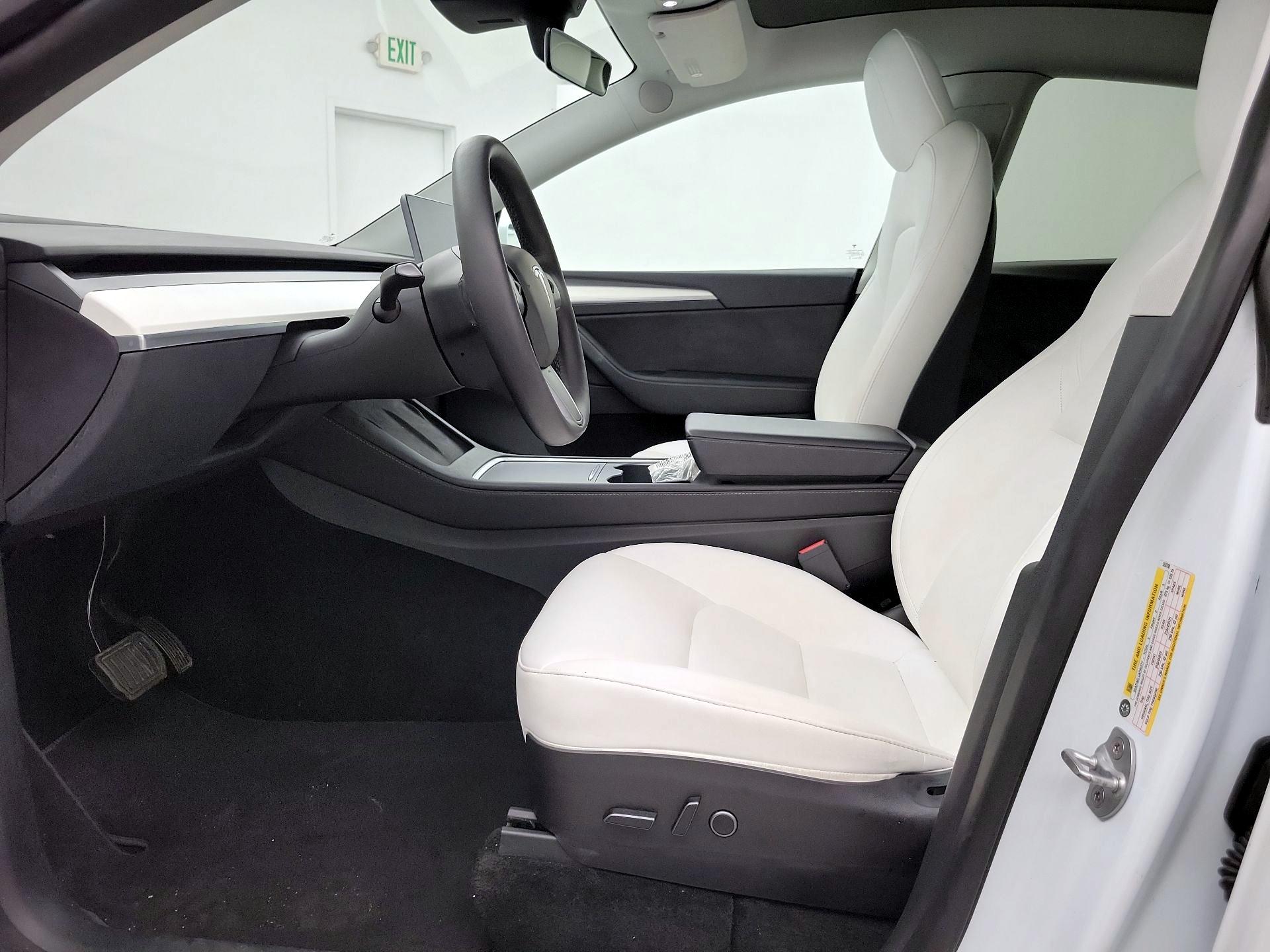 Thumbnail: 2022 Tesla Model Y - 11