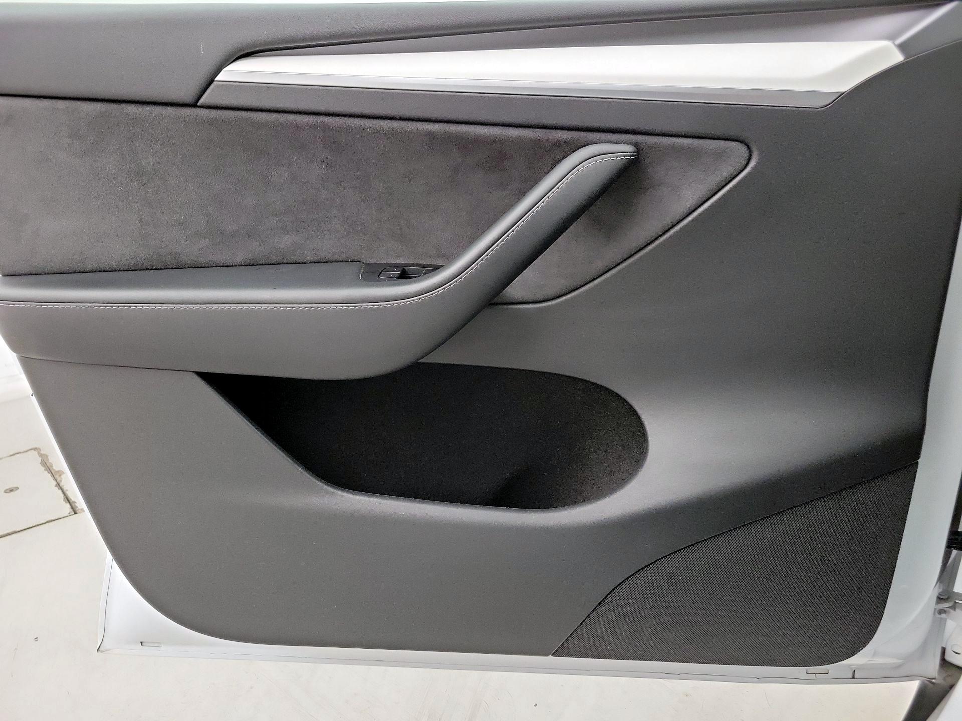 Thumbnail: 2022 Tesla Model Y - 12