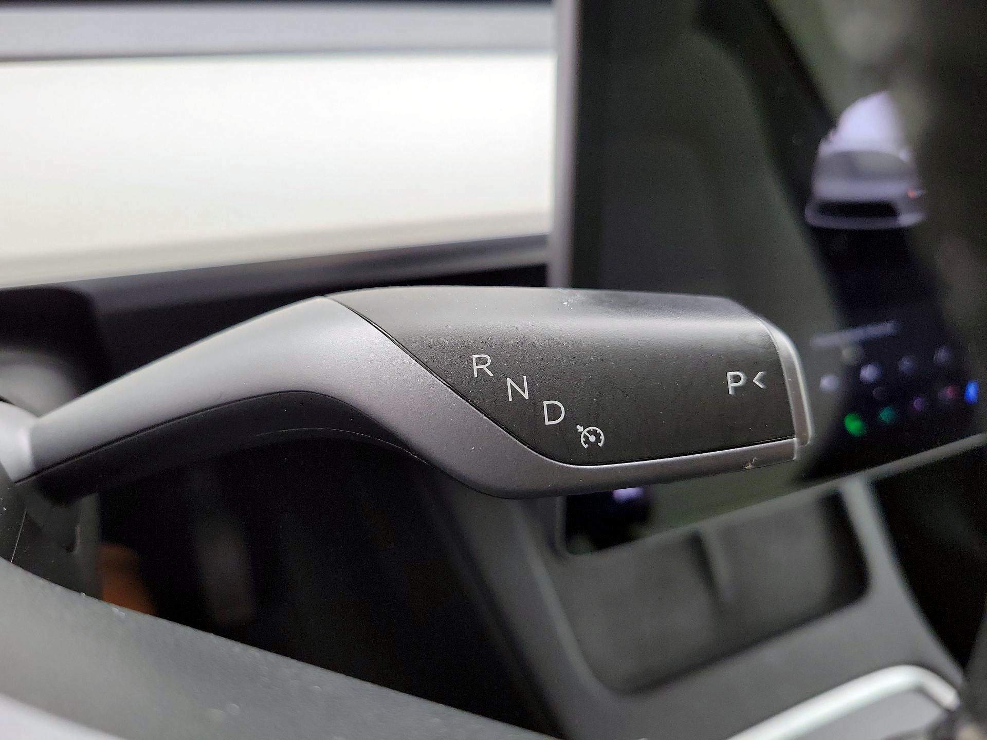 Thumbnail: 2022 Tesla Model Y - 17