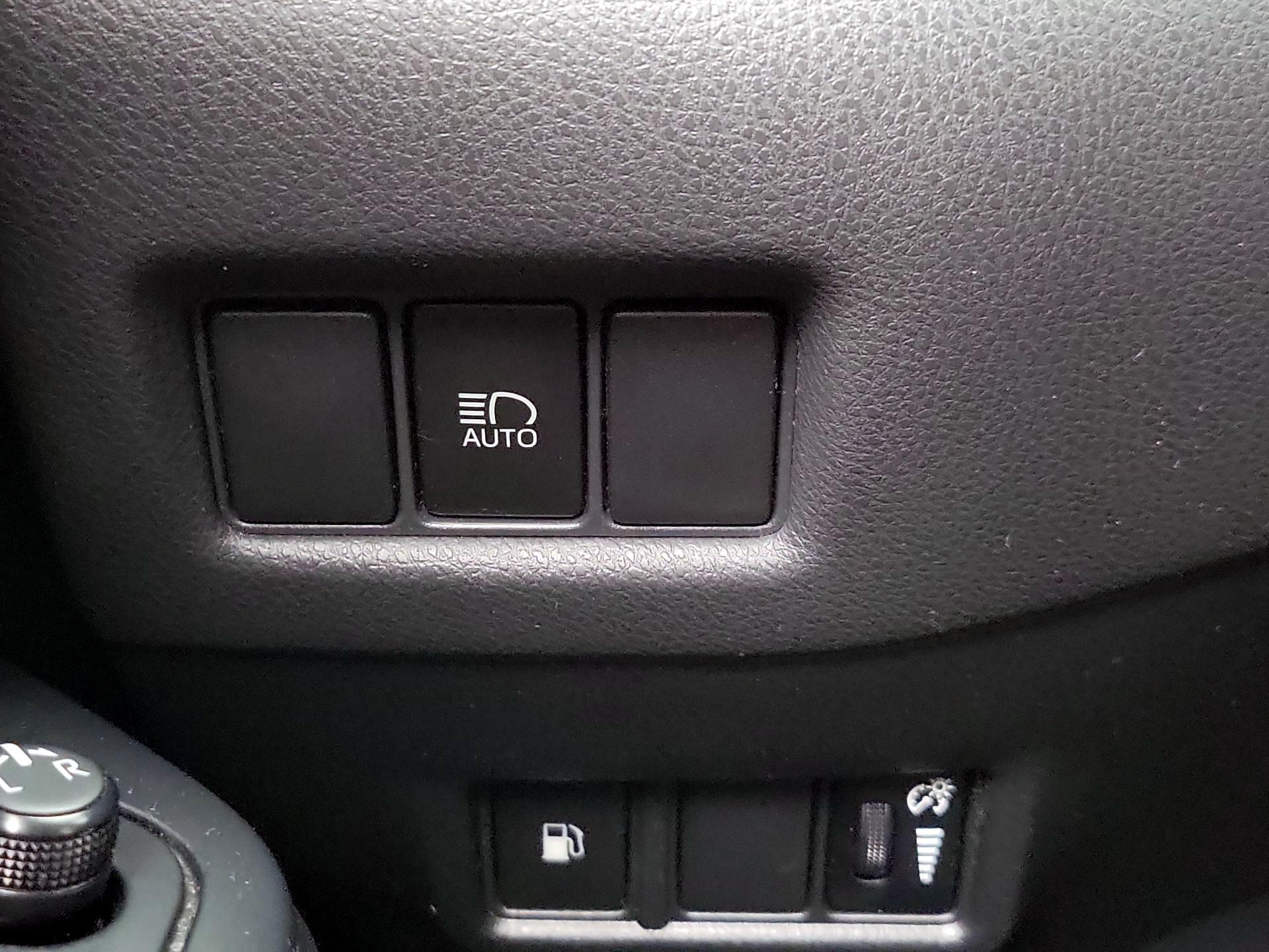 Thumbnail: 2020 Toyota C-HR - 13