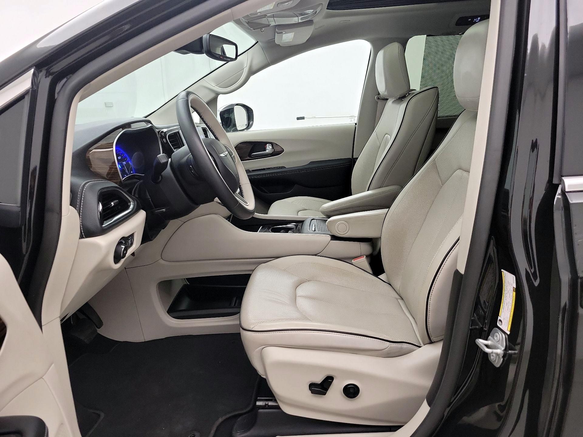 Thumbnail: 2021 Chrysler Pacifica - 11