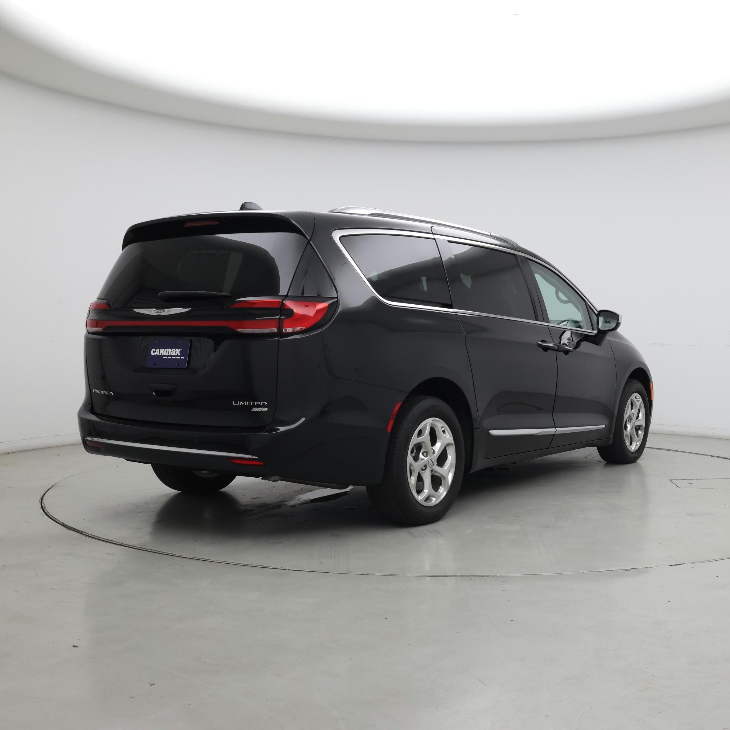 Thumbnail: 2021 Chrysler Pacifica - 8