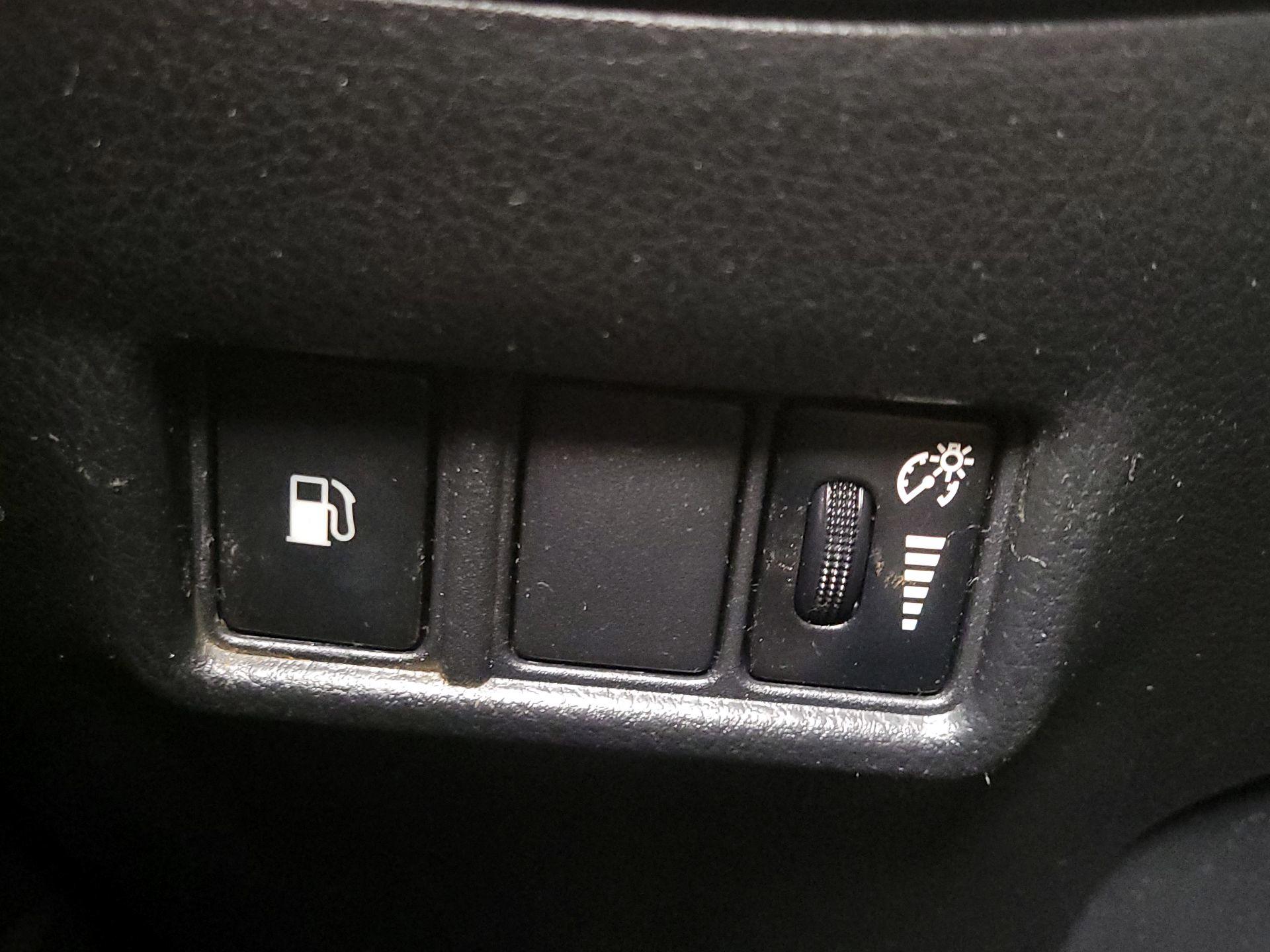 Thumbnail: 2019 Toyota C-HR - 13