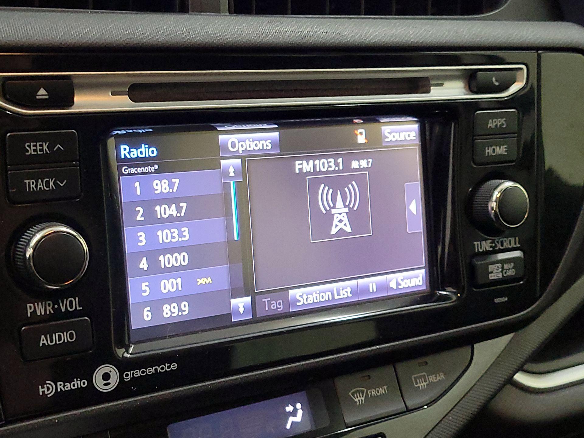 Thumbnail: 2015 Toyota Prius c - 14