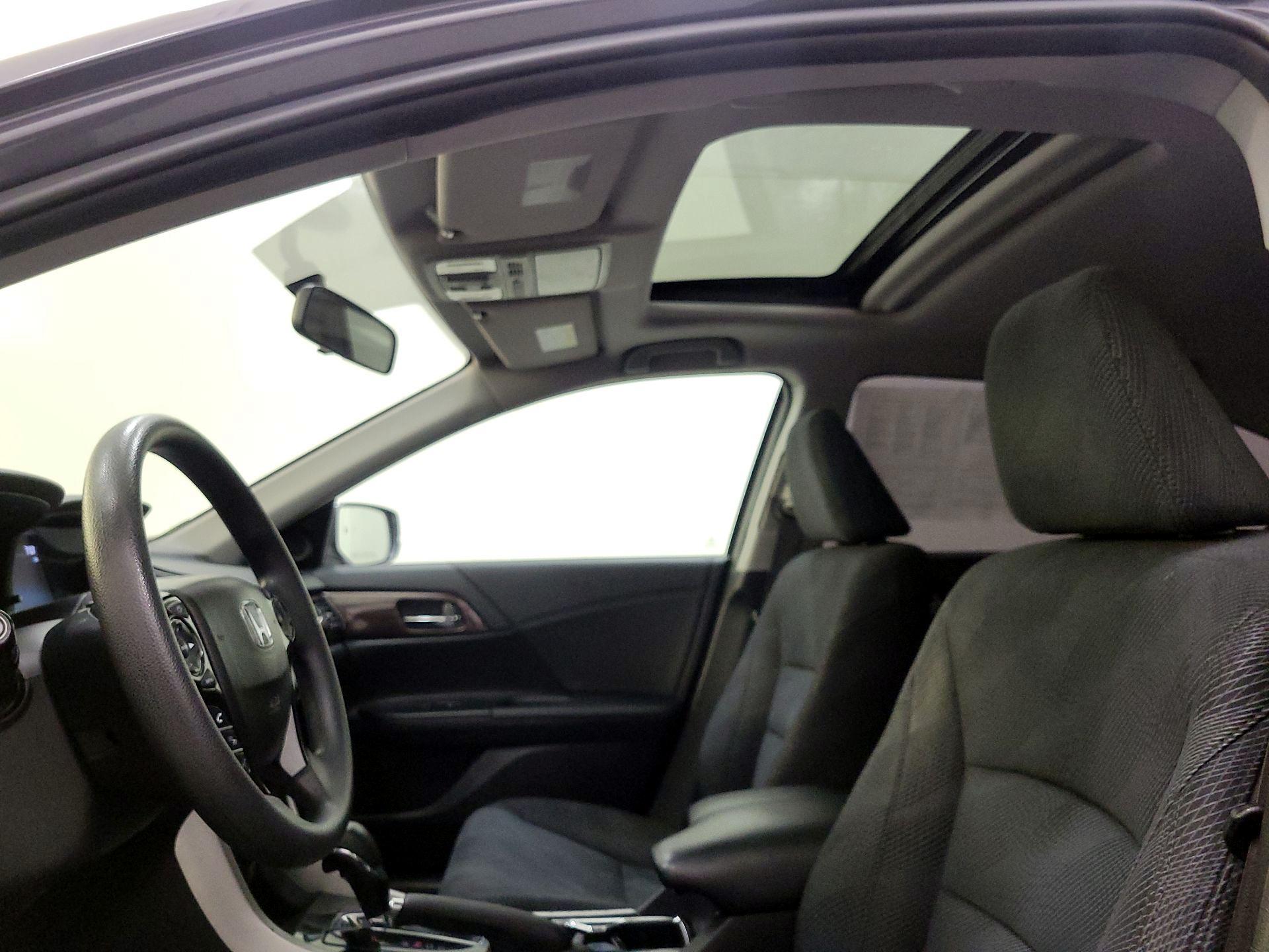 Thumbnail: 2017 Honda Accord - 19