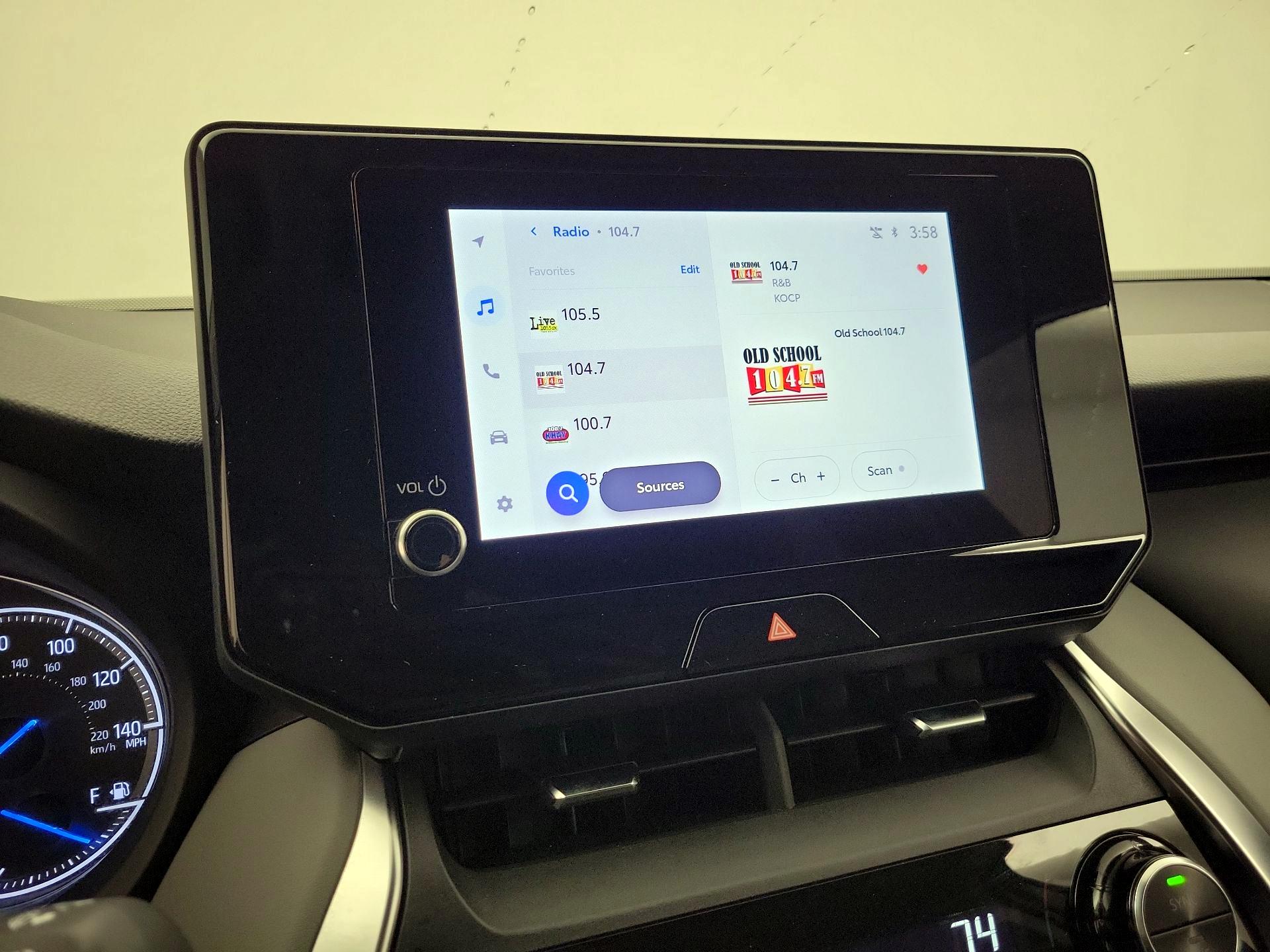 Thumbnail: 2024 Toyota Venza - 15