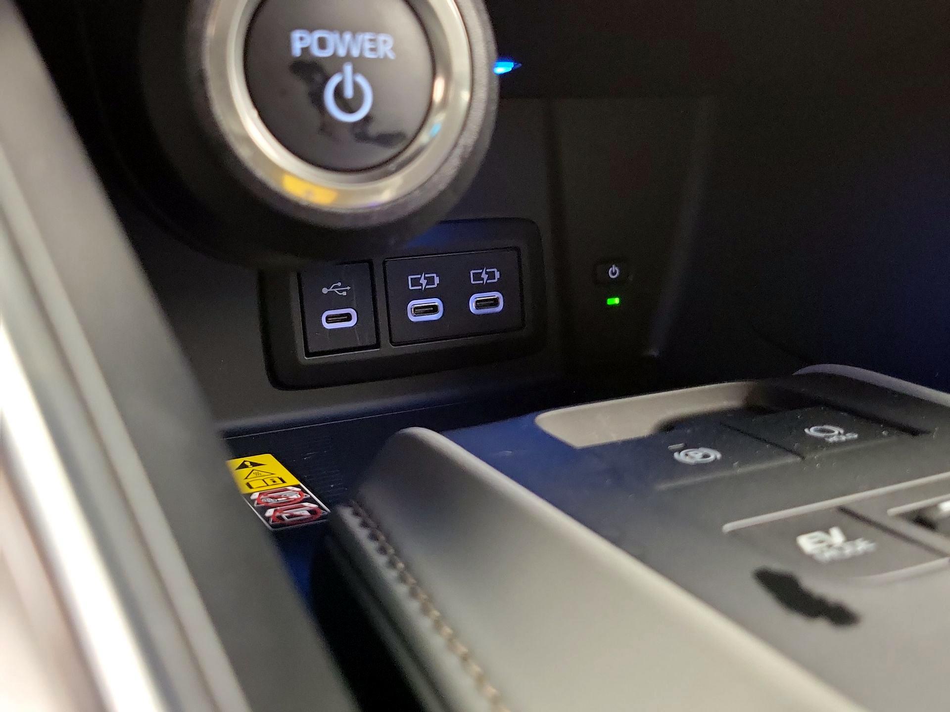 Thumbnail: 2024 Toyota Venza - 18