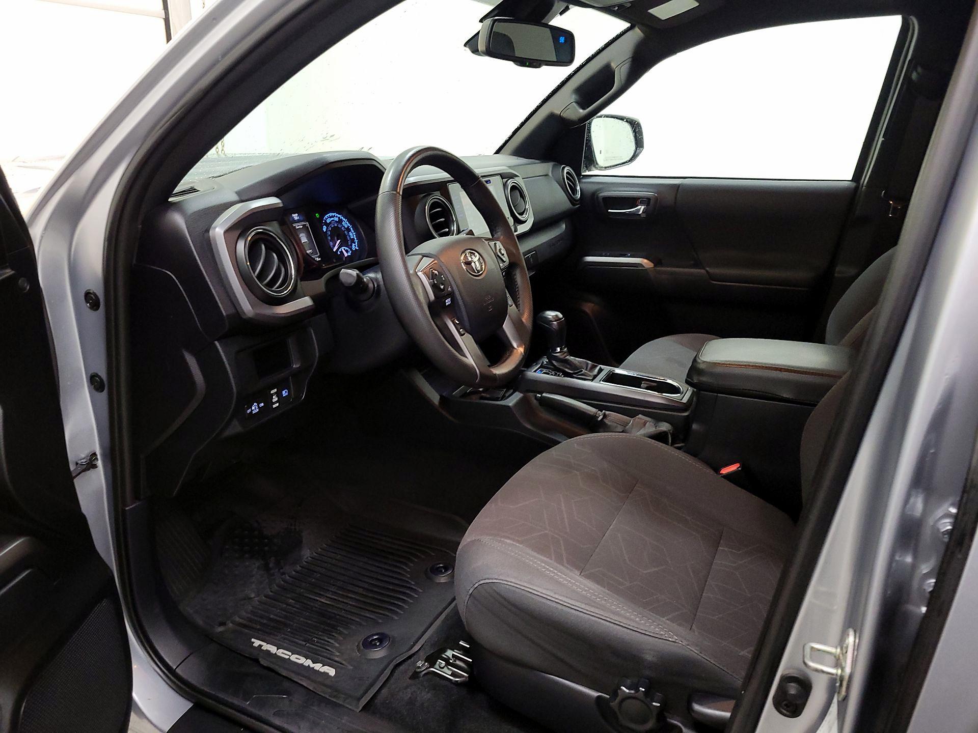 Thumbnail: 2018 Toyota Tacoma - 11