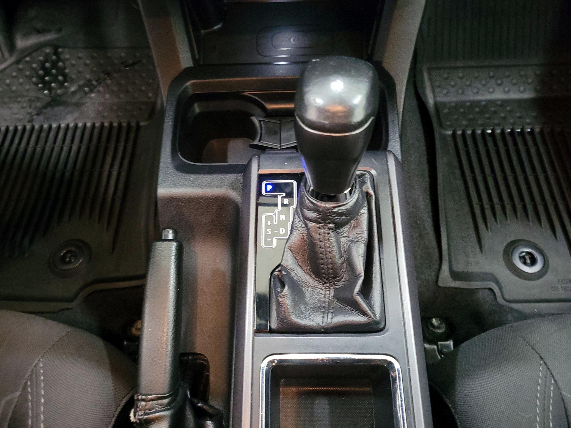 Thumbnail: 2018 Toyota Tacoma - 17