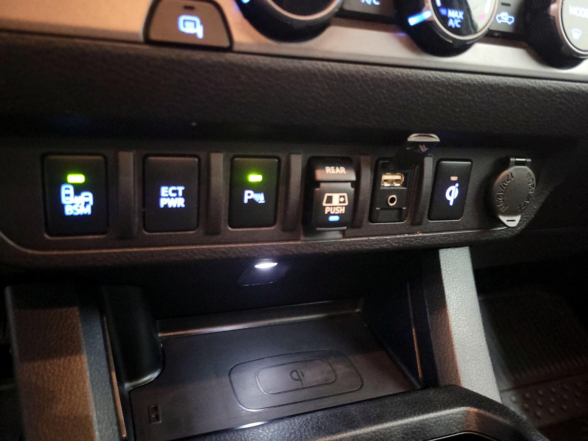 Thumbnail: 2018 Toyota Tacoma - 18