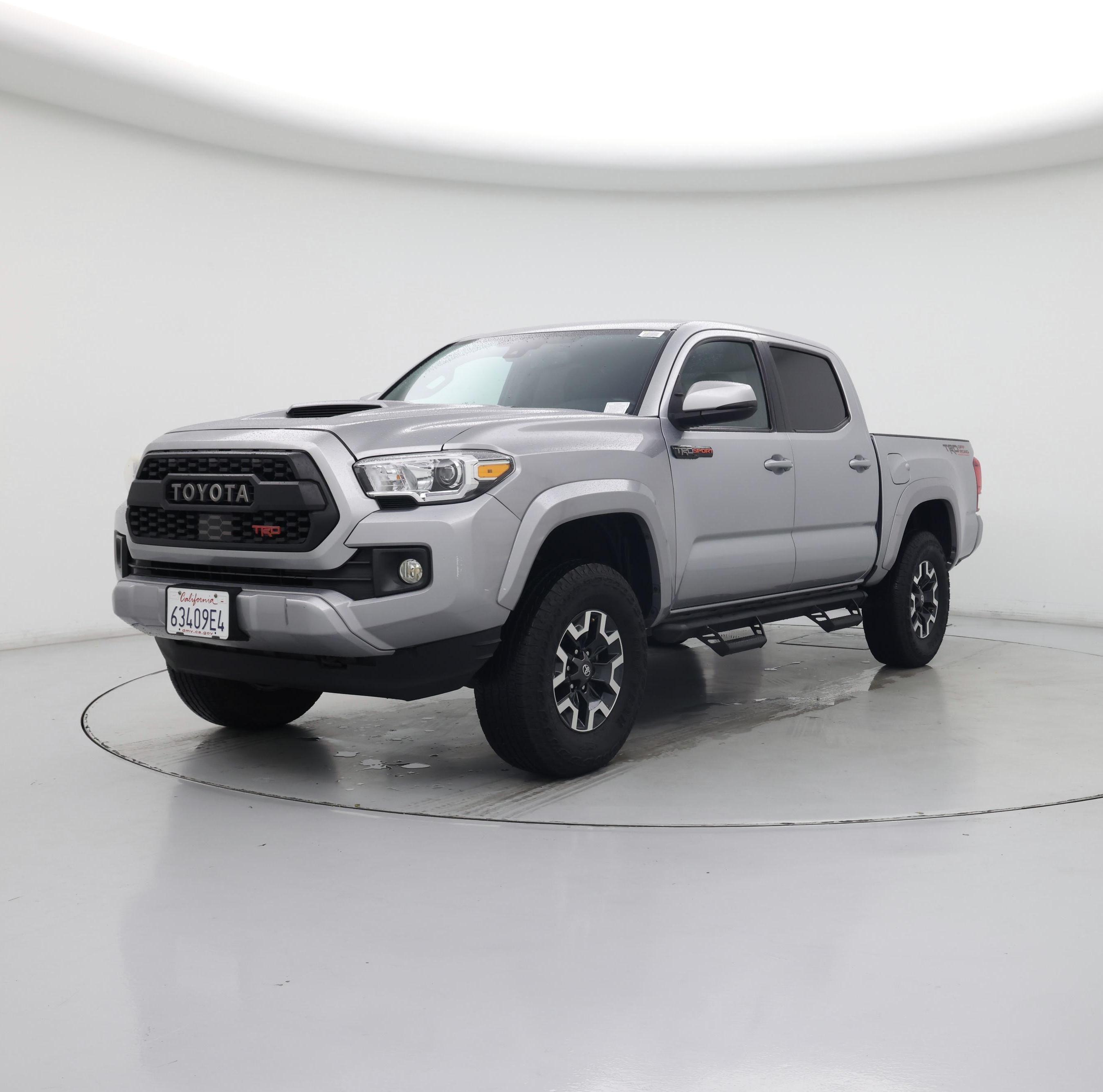 Thumbnail: 2018 Toyota Tacoma - 4