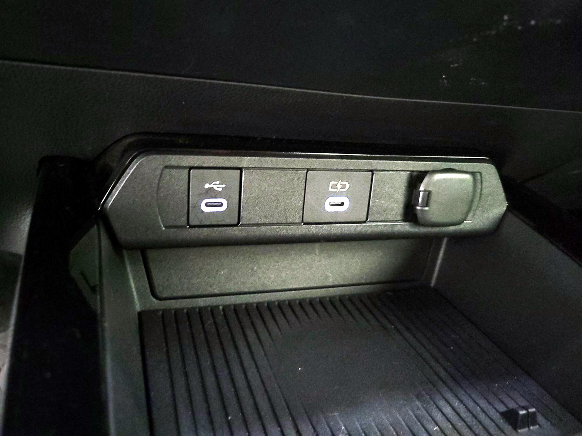 Thumbnail: 2023 Toyota Prius - 18