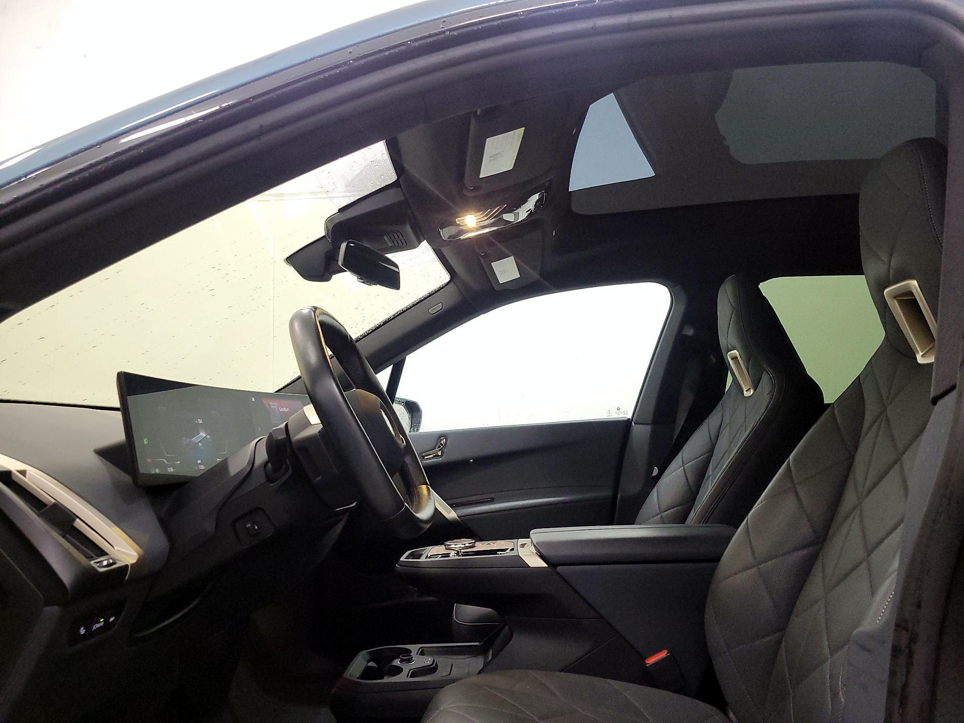 Thumbnail: 2023 BMW iX - 19