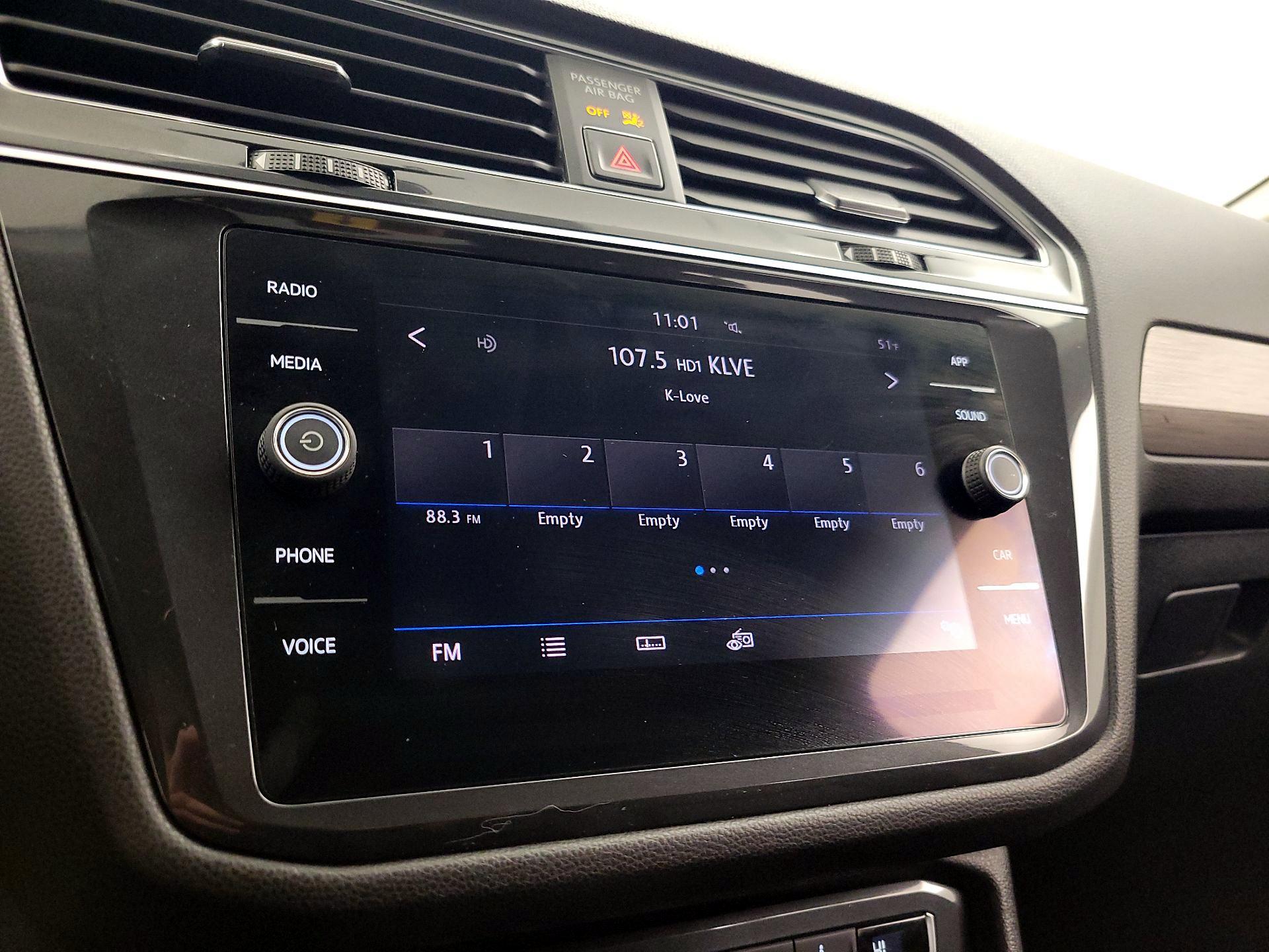 Thumbnail: 2018 Volkswagen Tiguan - 15