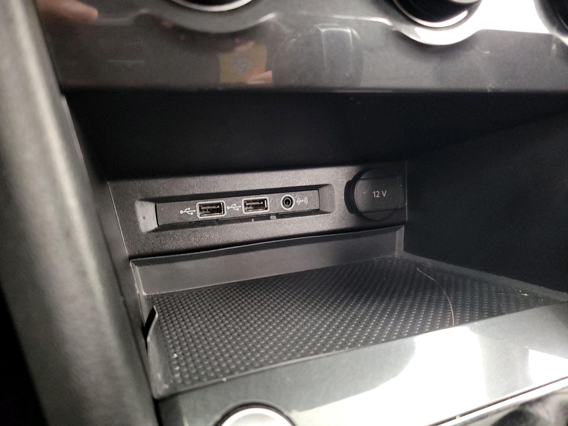 Thumbnail: 2018 Volkswagen Tiguan - 18