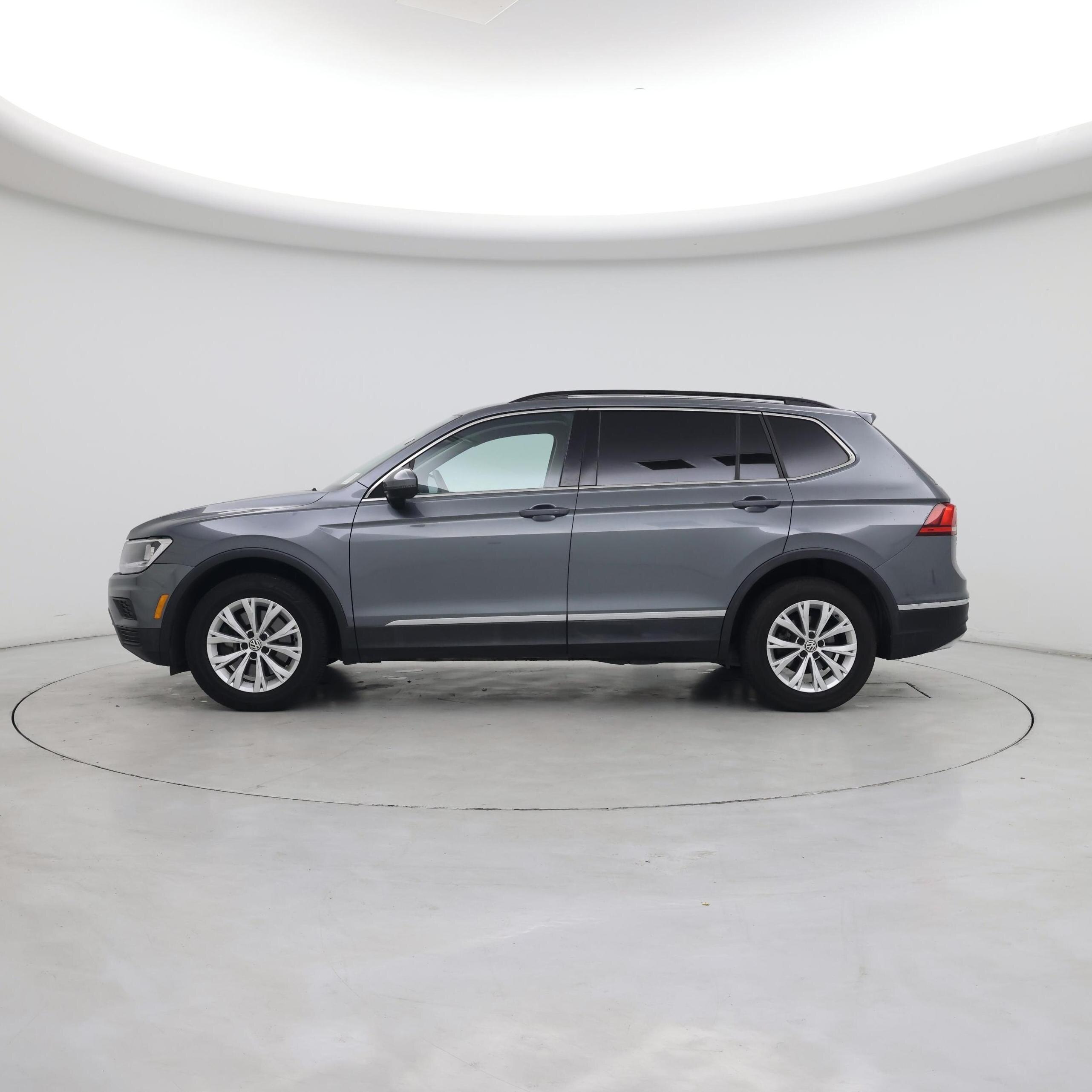 Thumbnail: 2018 Volkswagen Tiguan - 3