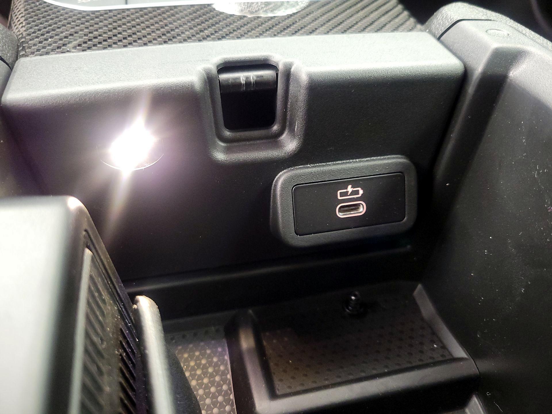 Thumbnail: 2025 BMW M2 - 19