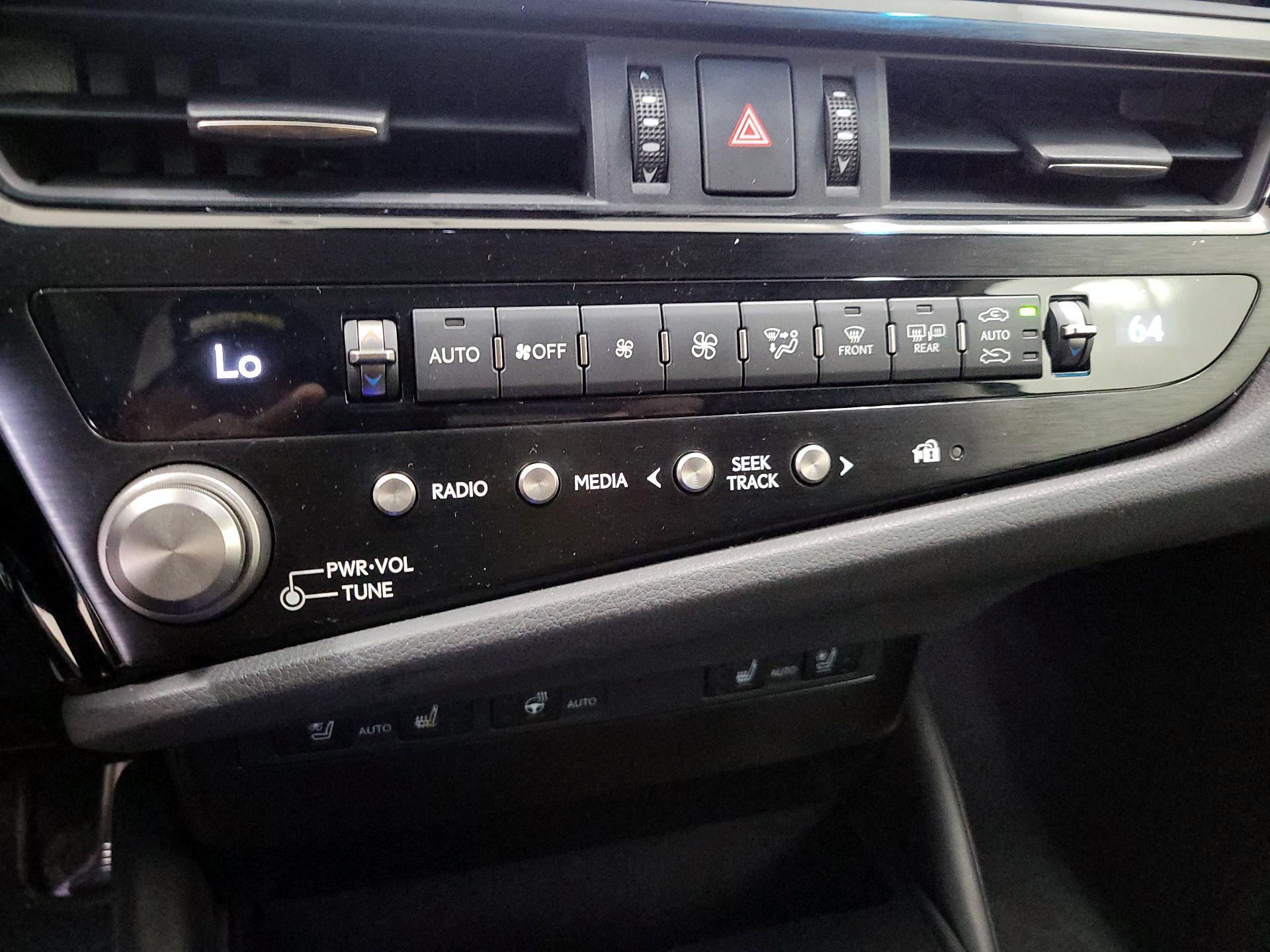 Thumbnail: 2024 Lexus ES - 17