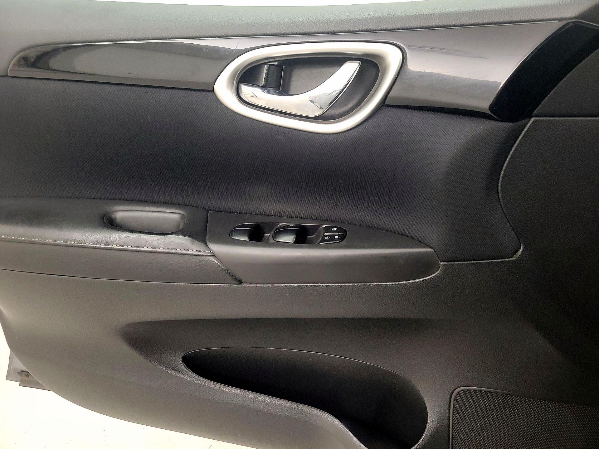 Thumbnail: 2018 Nissan Sentra - 12