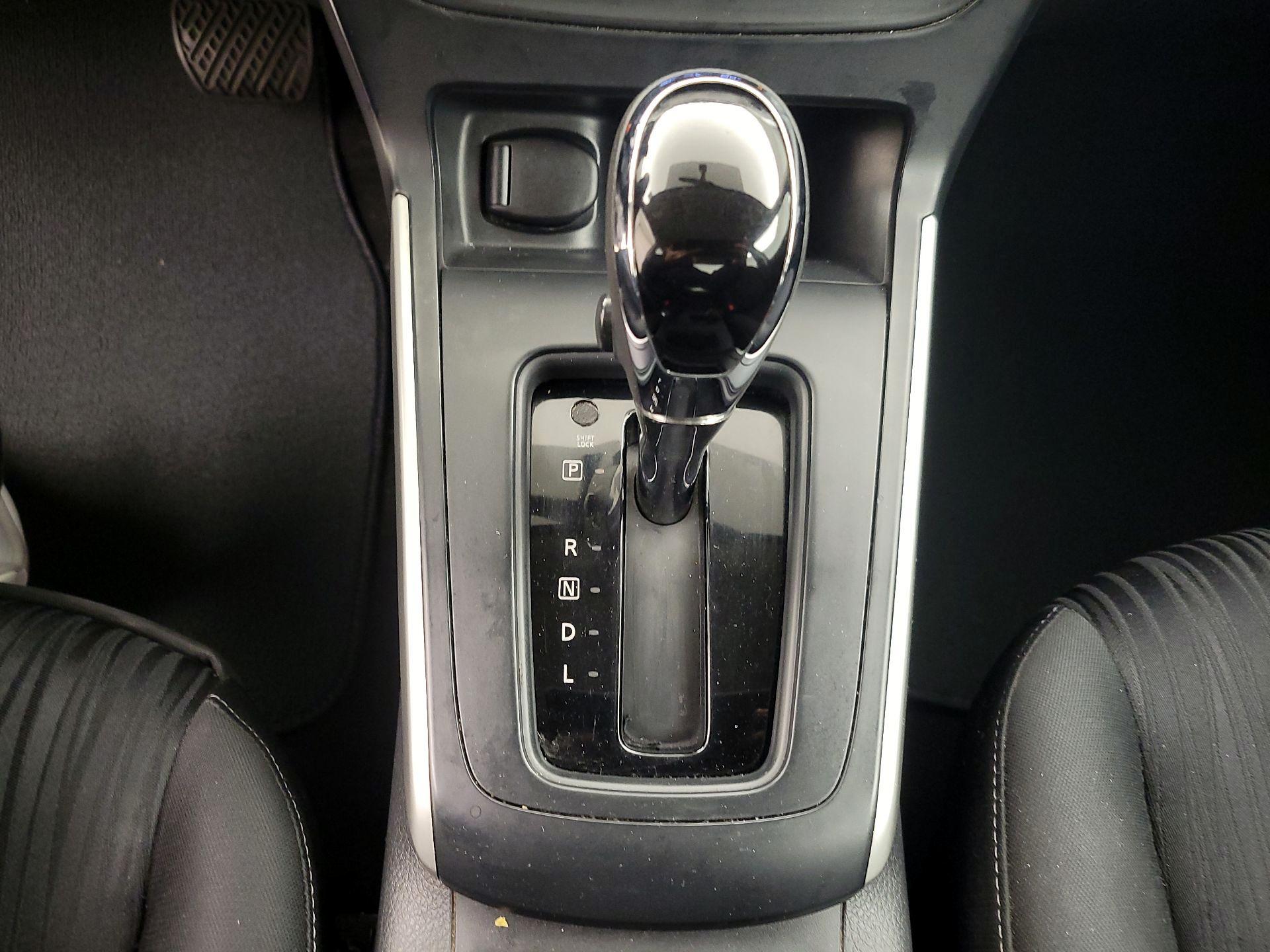 Thumbnail: 2018 Nissan Sentra - 17