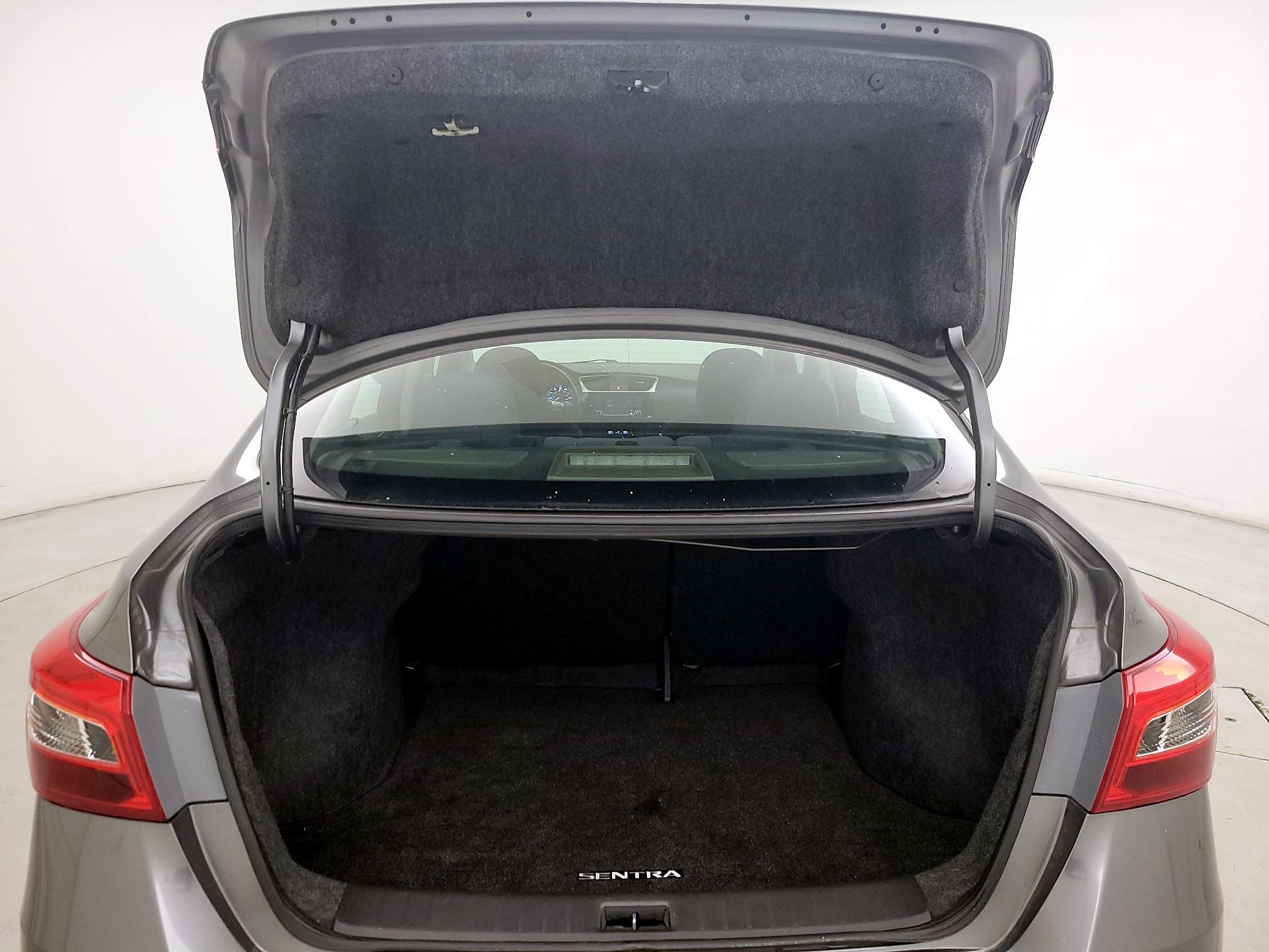 Thumbnail: 2018 Nissan Sentra - 20