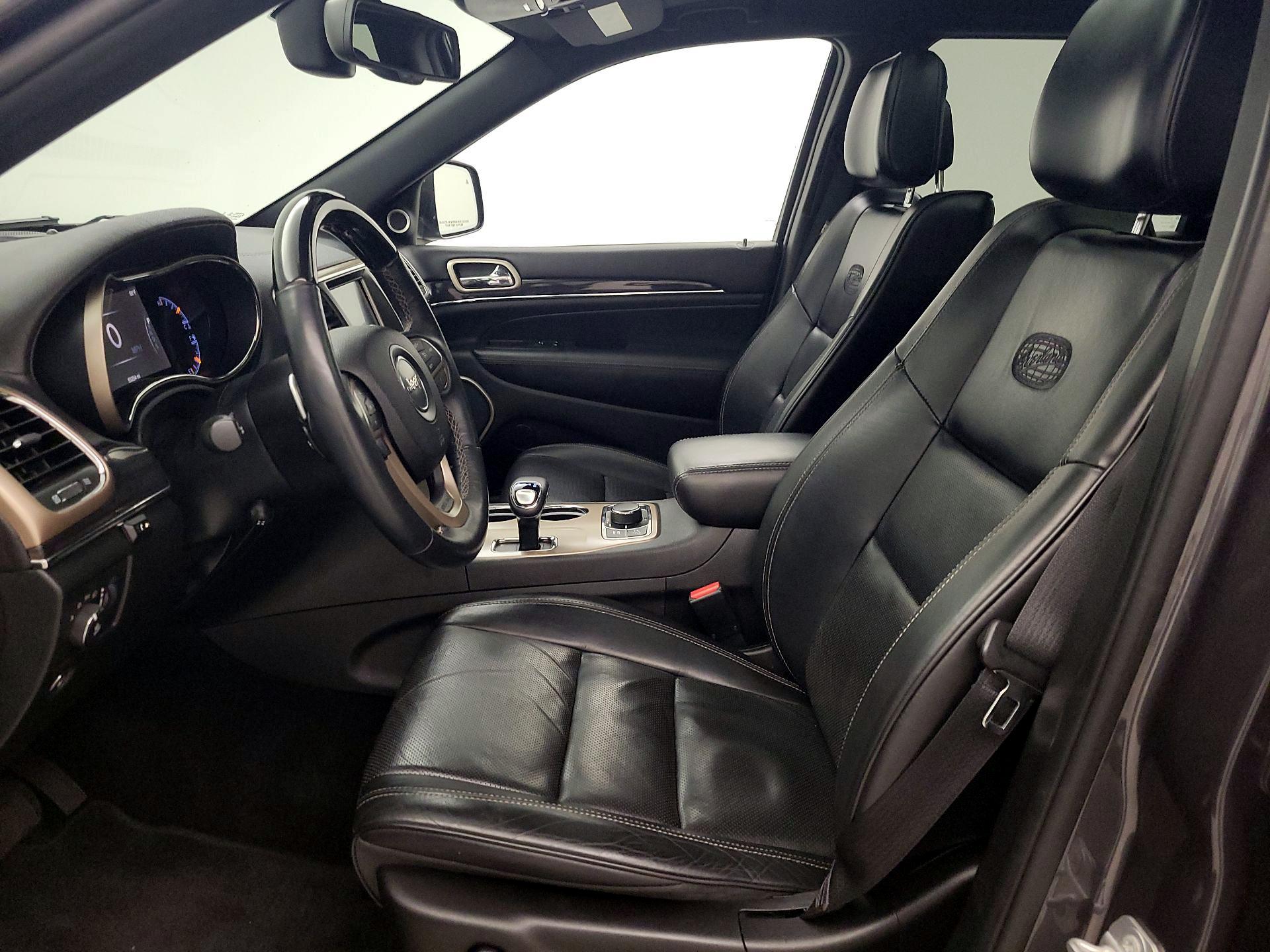 Thumbnail: 2015 Jeep Grand Cherokee - 11