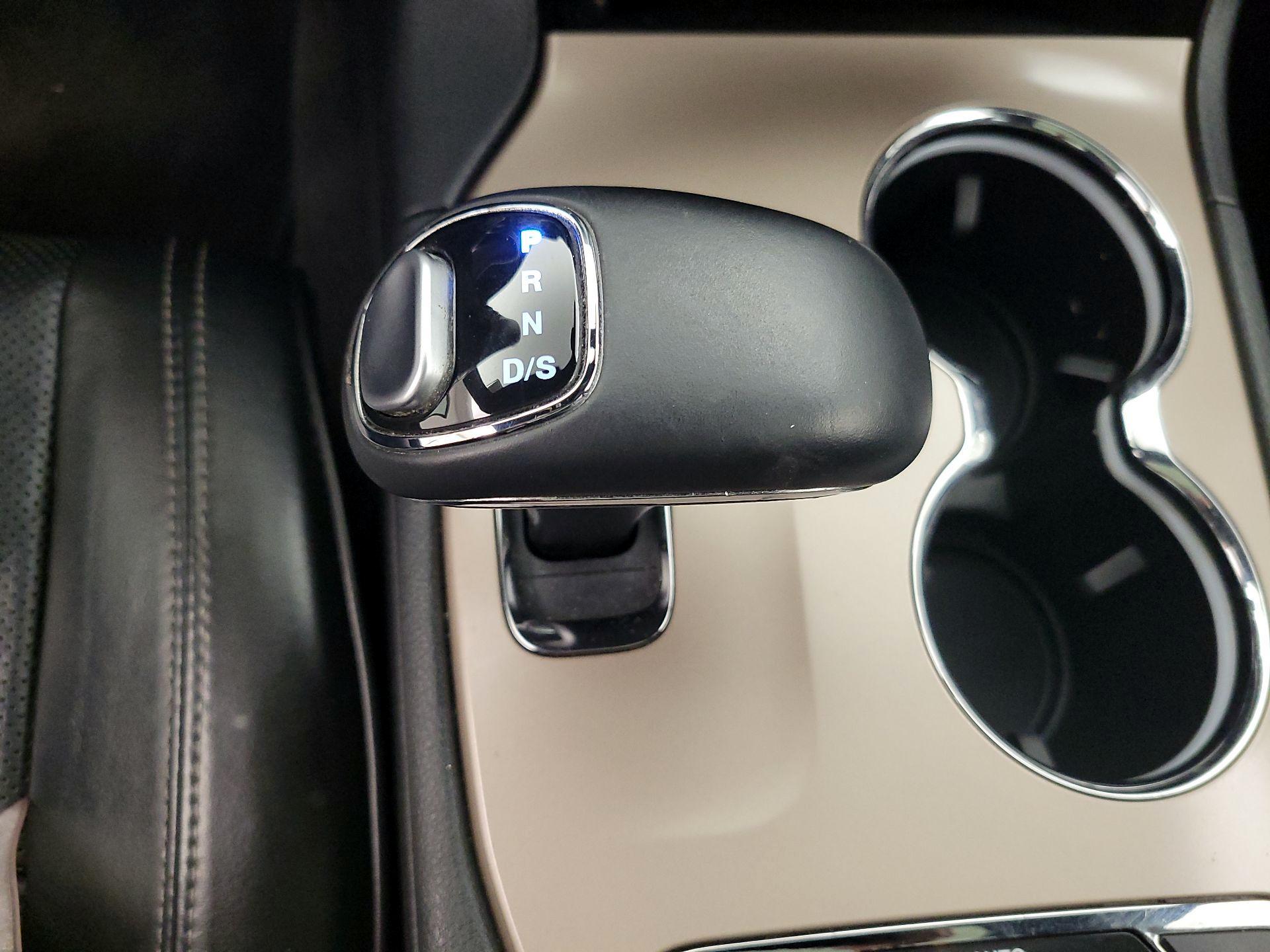 Thumbnail: 2015 Jeep Grand Cherokee - 18