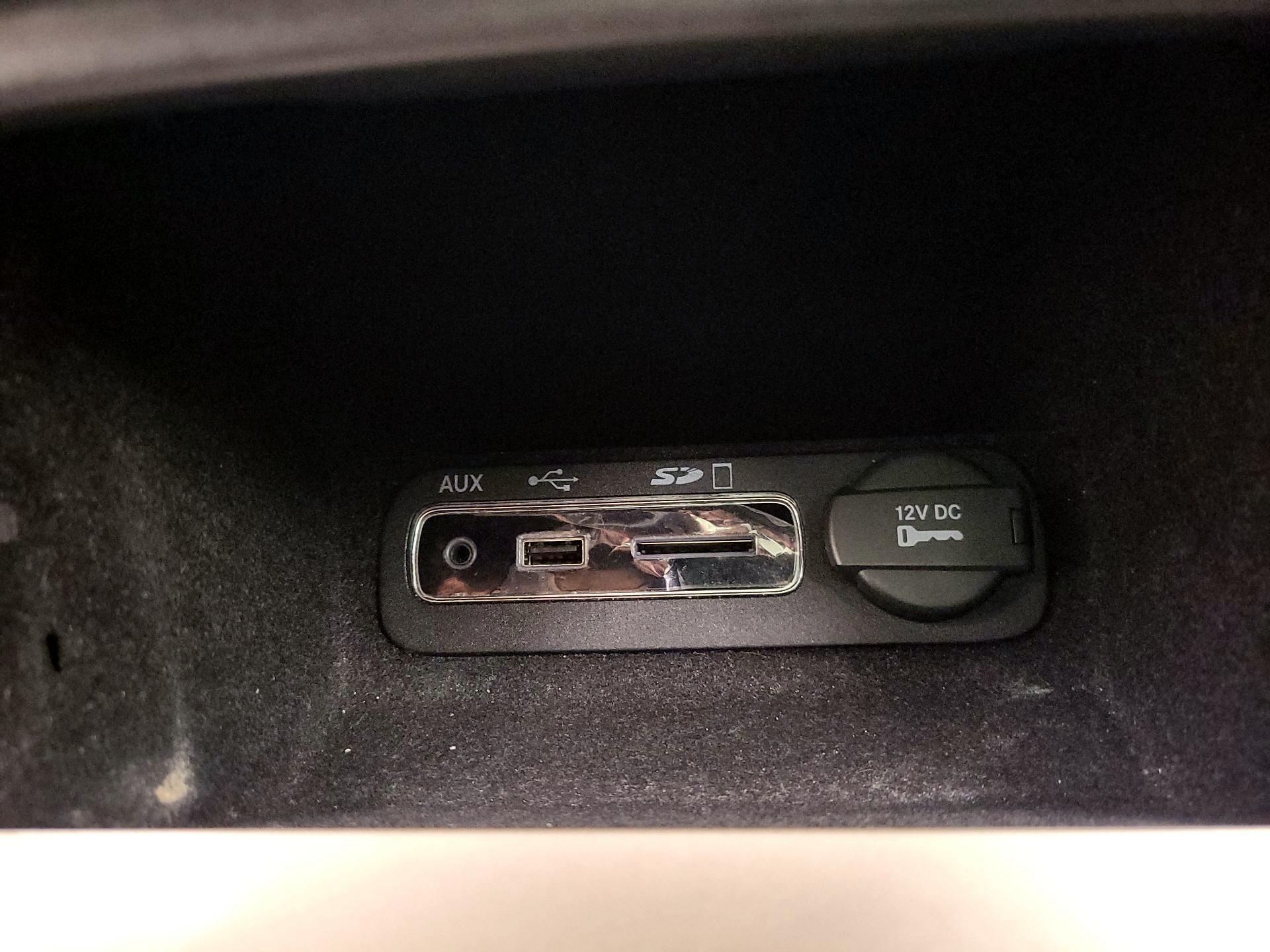 Thumbnail: 2015 Jeep Grand Cherokee - 19