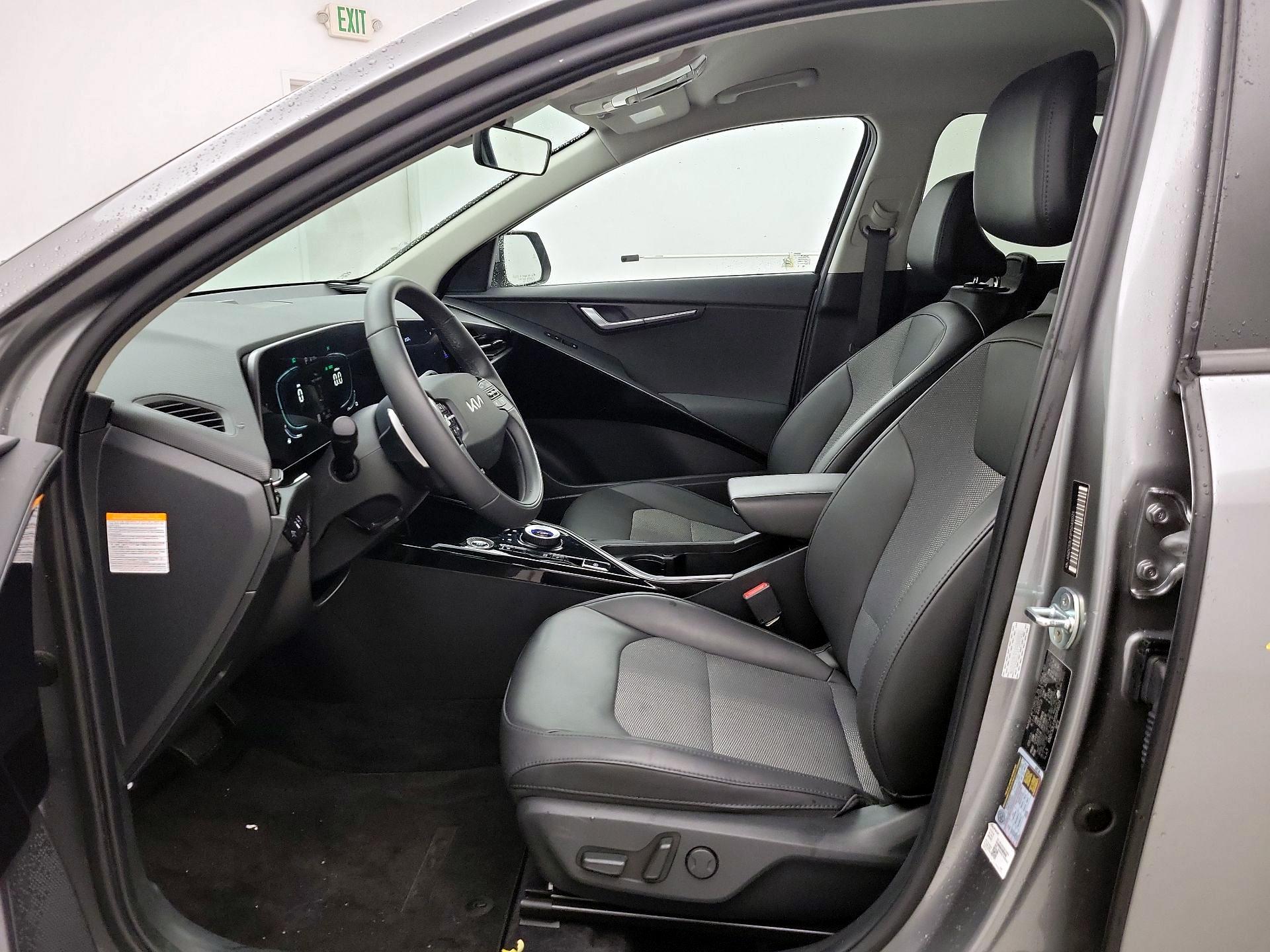 Thumbnail: 2023 Kia Niro - 11