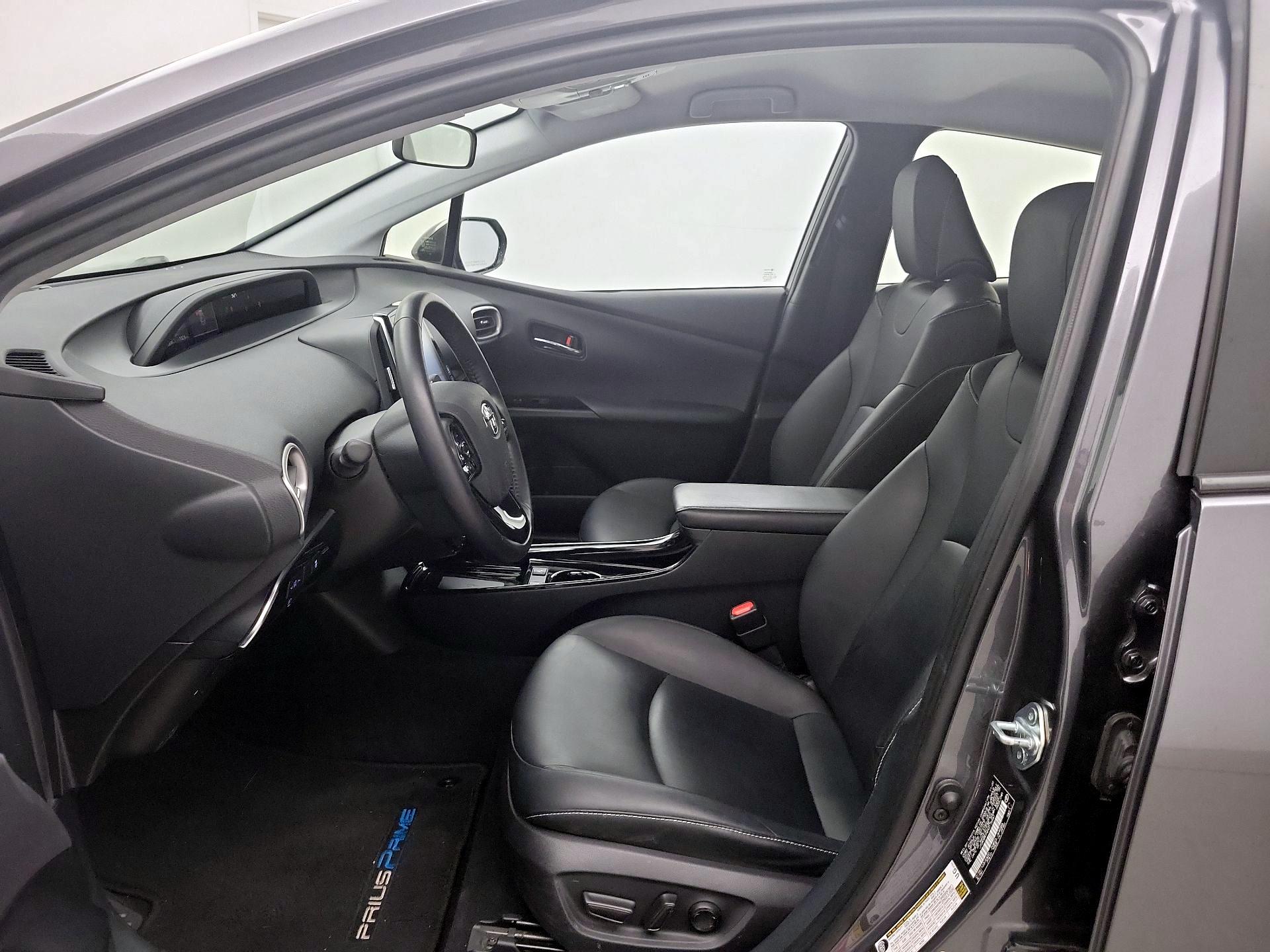 Thumbnail: 2021 Toyota Prius Prime - 11