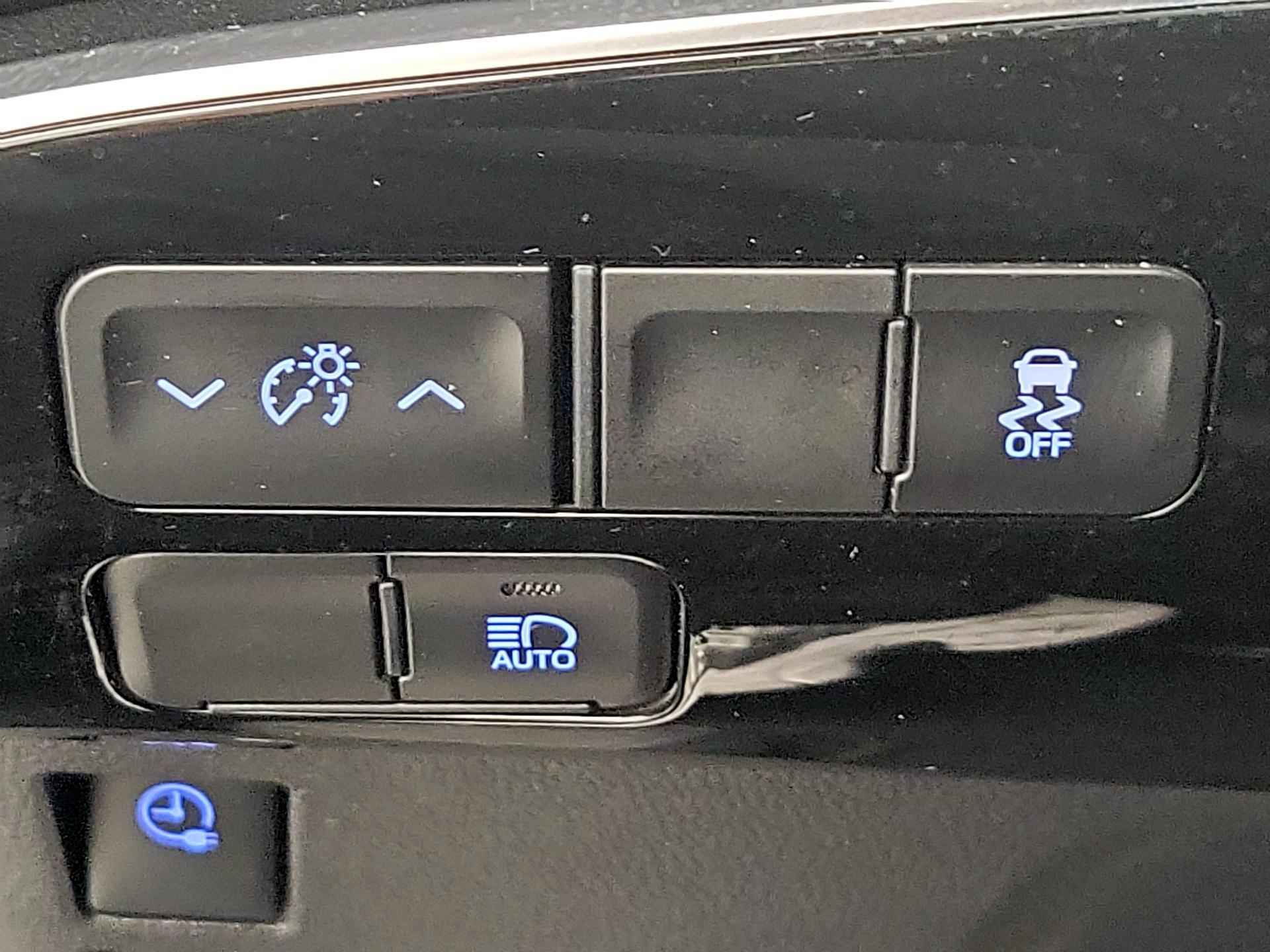 Thumbnail: 2021 Toyota Prius Prime - 13