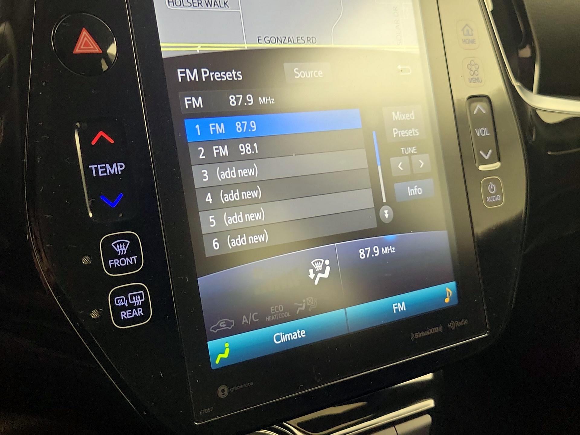 Thumbnail: 2021 Toyota Prius Prime - 16